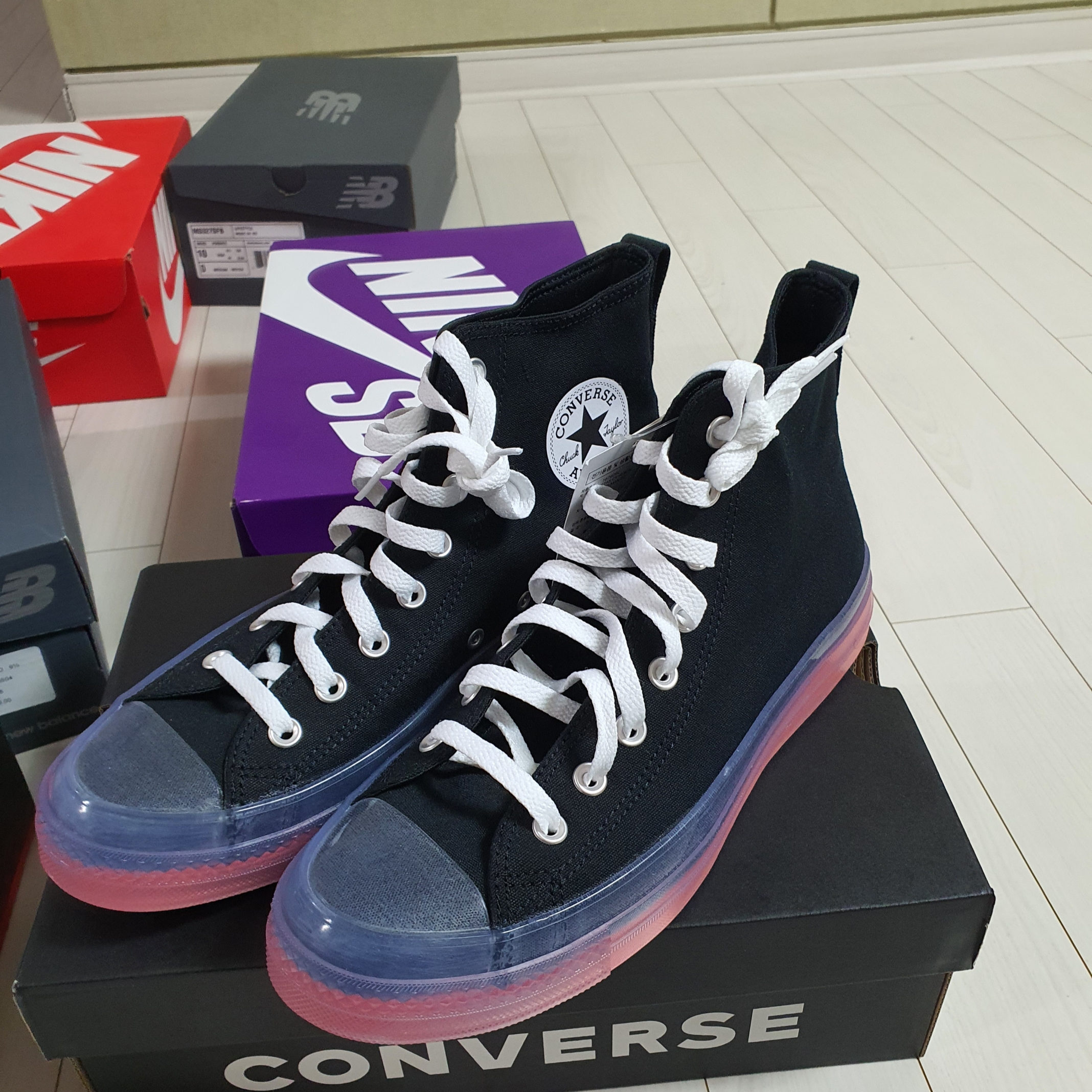 Converse Chuck Taylor All Star CX High Black Wild Mango 착용 스타일 - 1