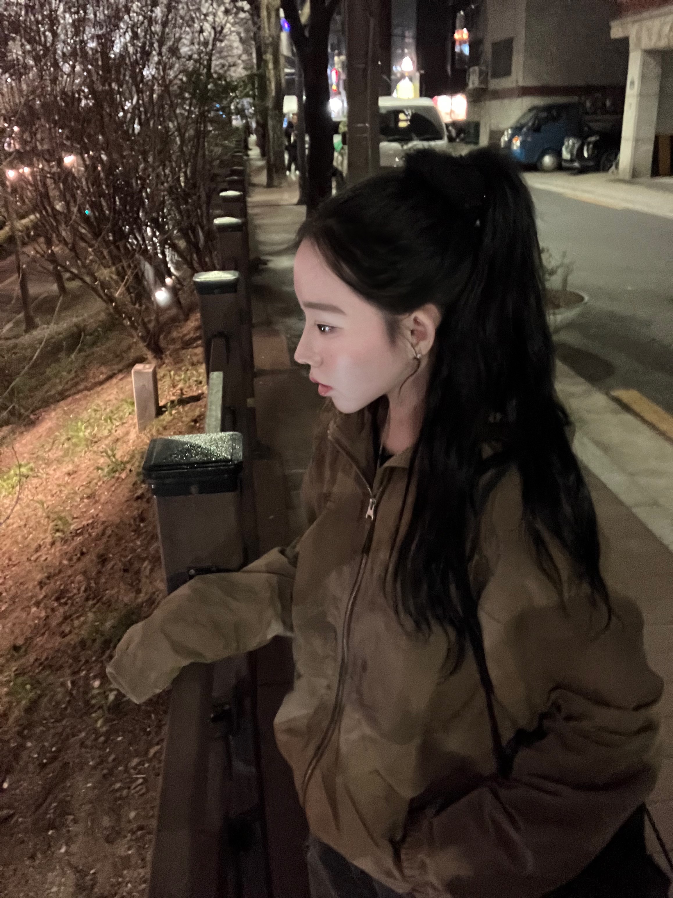 Stussy Wave Dye Beach Shell Jacket Brown 착용 스타일 - 6