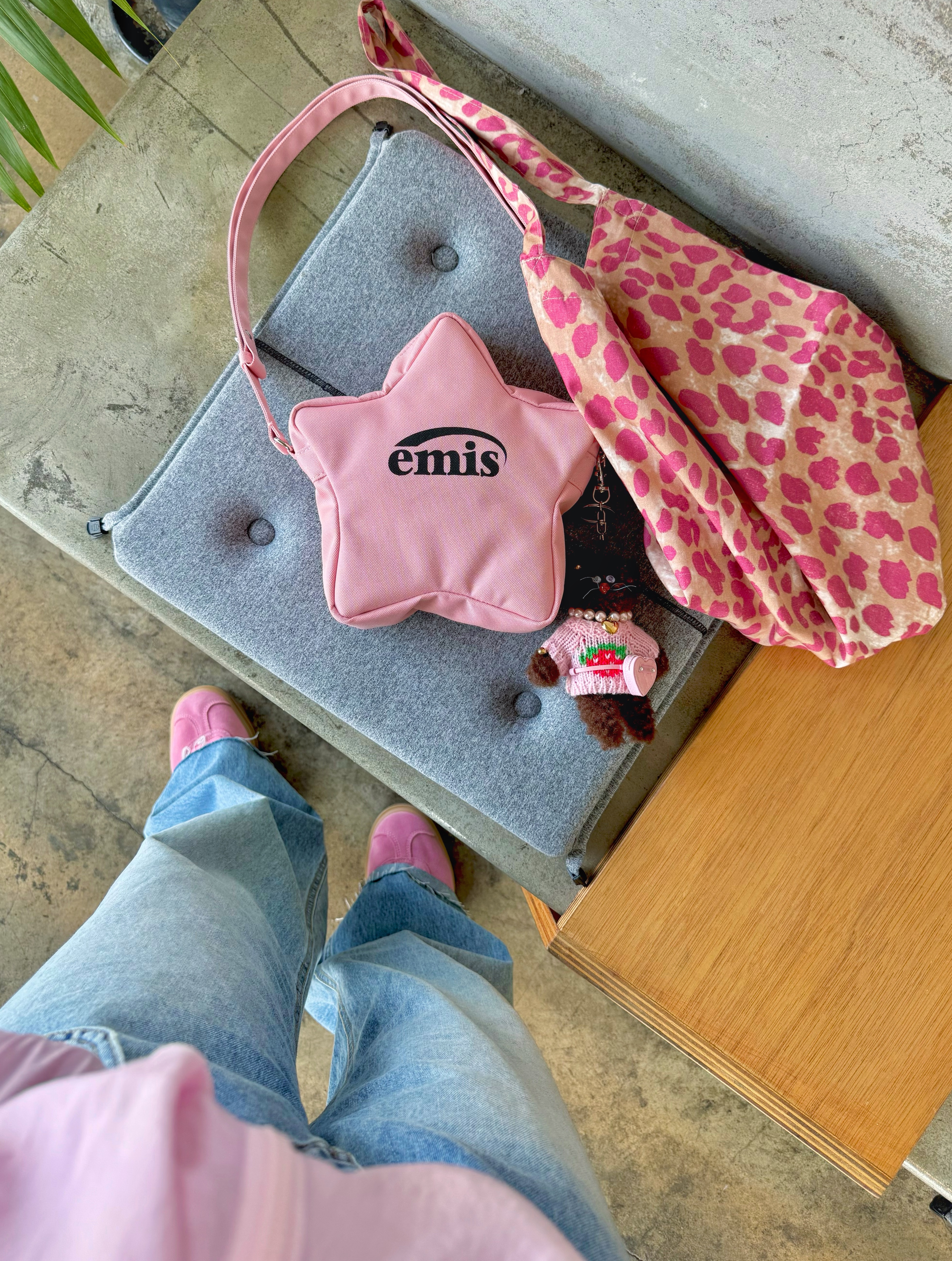 Emis Star Bag Pink, (W) Adidas Gazelle Bold Pink Glow Victory Blue 착용 스타일 - 4