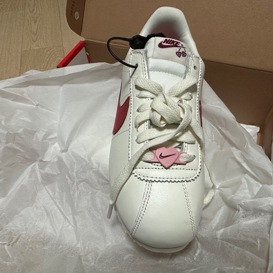 (W) Nike Cortez SE Valentine Day Sail Adobe 착용 스타일