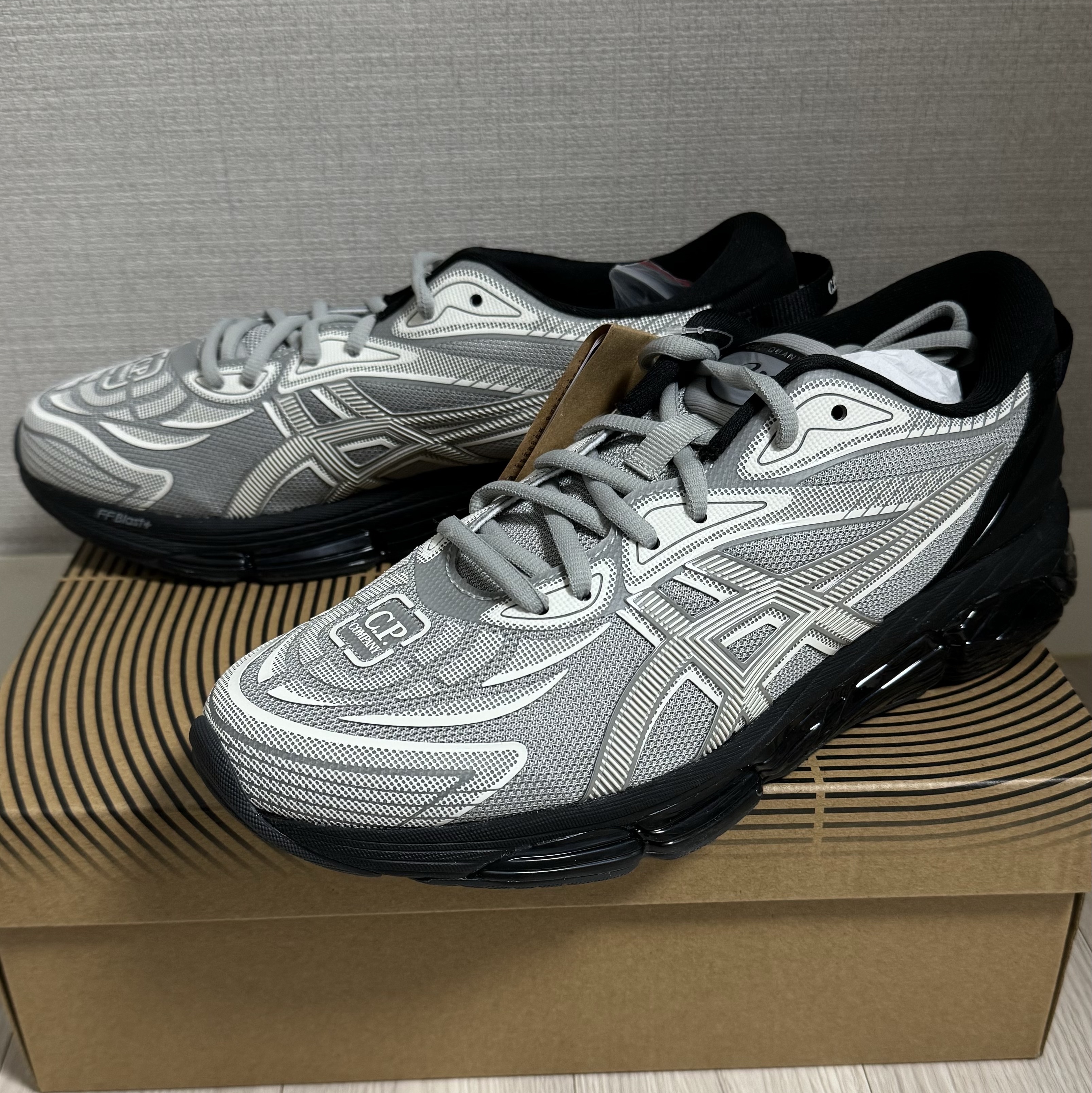 Asics x C.P. Company Gel-Quantum 360 VIII Cement Grey 착용 스타일