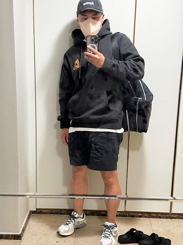 Palace Korea Hoodie Black - 24SS, Supreme Houndstooth Wool Camp Cap Black - 23FW 착용 스타일 - 1