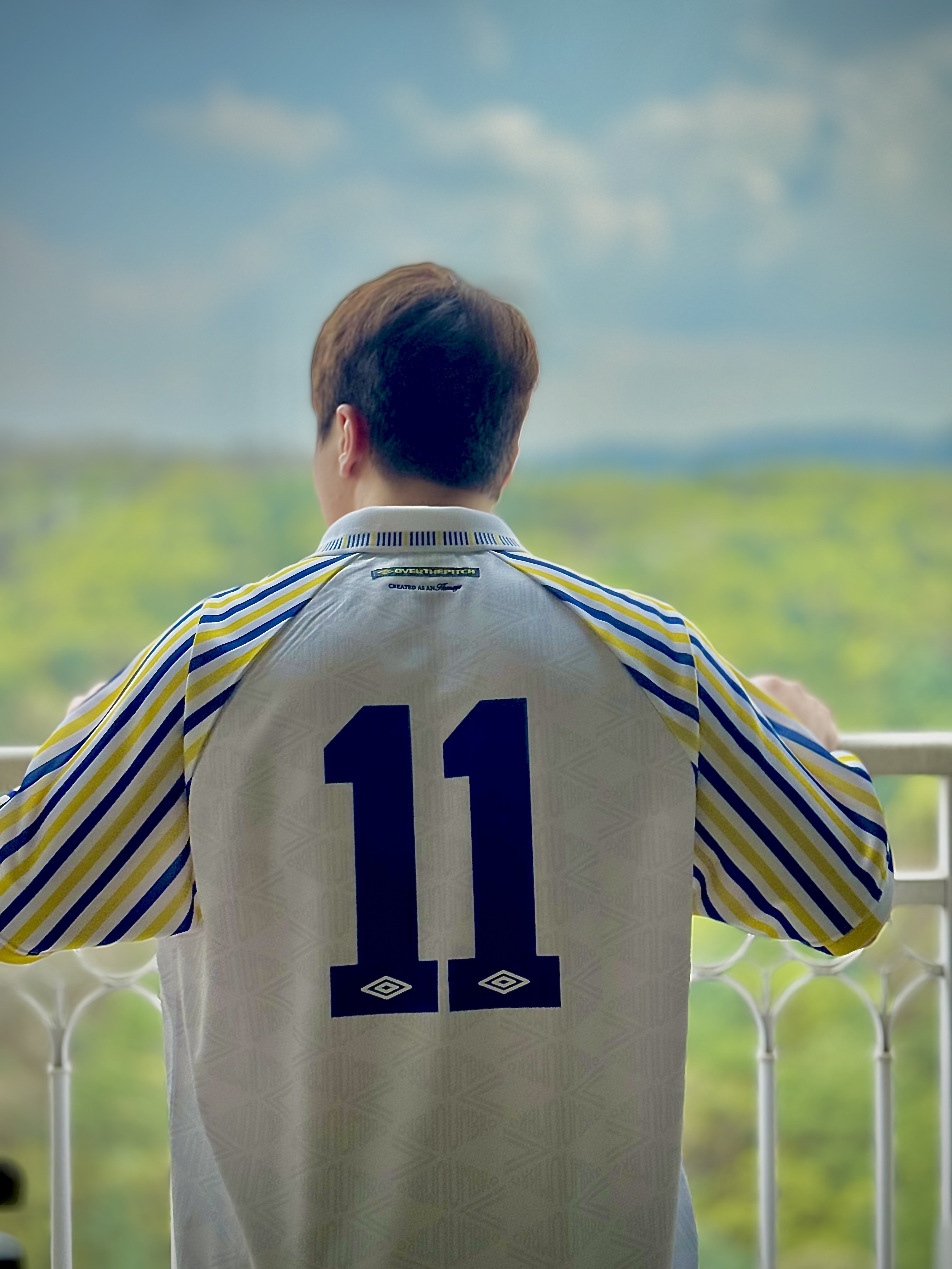 Over The Pitch x Umbro 100th Anniversary Homage Football Jersey 착용 스타일