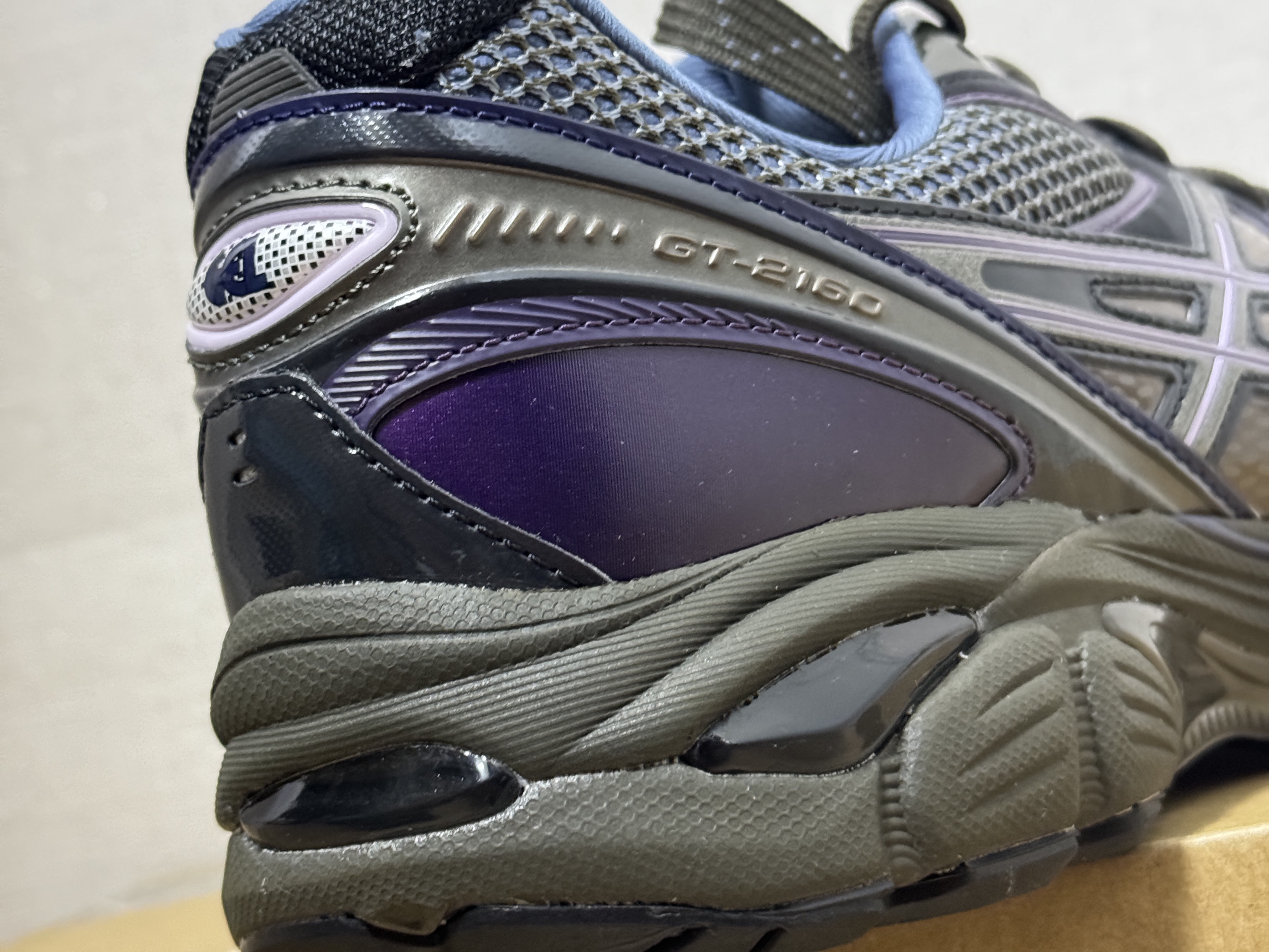 Asics UB6-S GT-2160 Grey Floss Brown Storm 착용 스타일 - 4