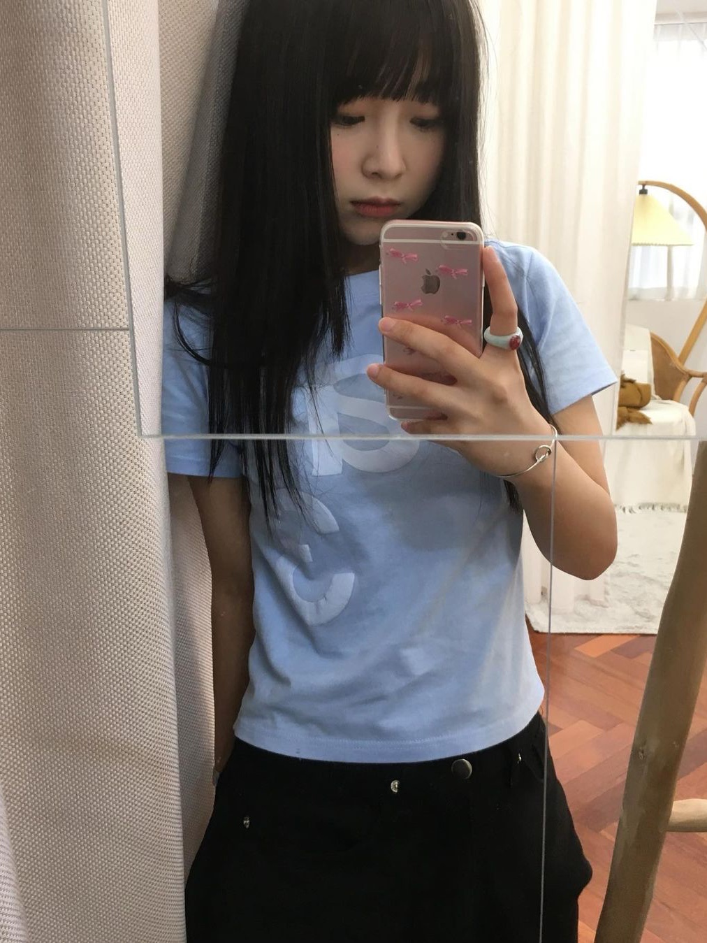 [KREAM 단독] Safarispot 1/2 Basic Safari T-Shirt Sky, [KREAM 단독] Safarispot 1/2 Basic Safari T-Shirt White 착용 스타일 - 1