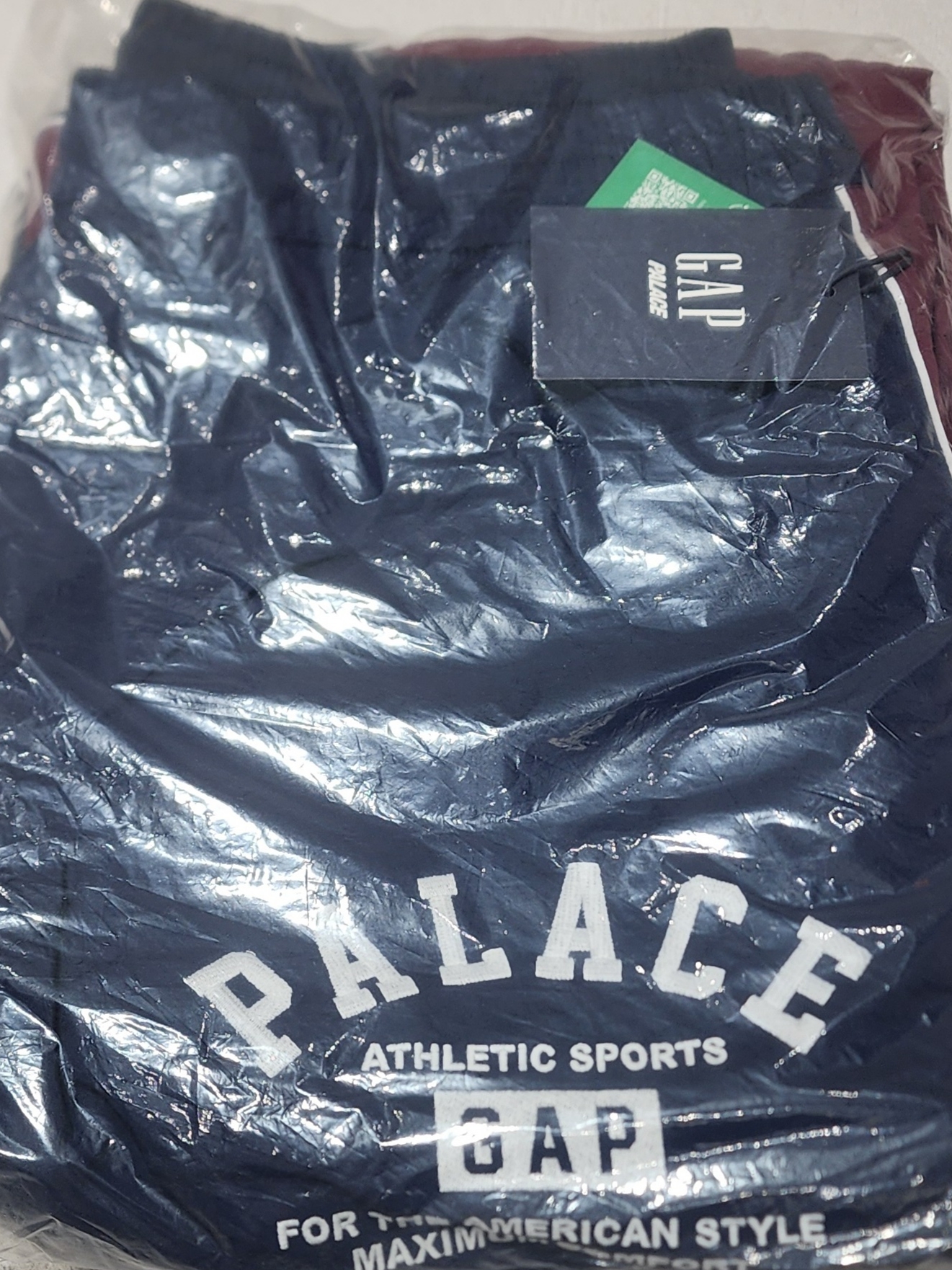 Palace x Gap Nylon Track Bottom Navy Red - 24SS 착용 스타일