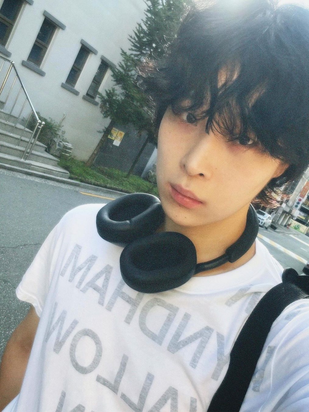 [KREAM 단독] Safarispot Highway Inn T-Shirt White Black, [KREAM 단독] Safarispot Highway Inn T-Shirt Black White 착용 스타일