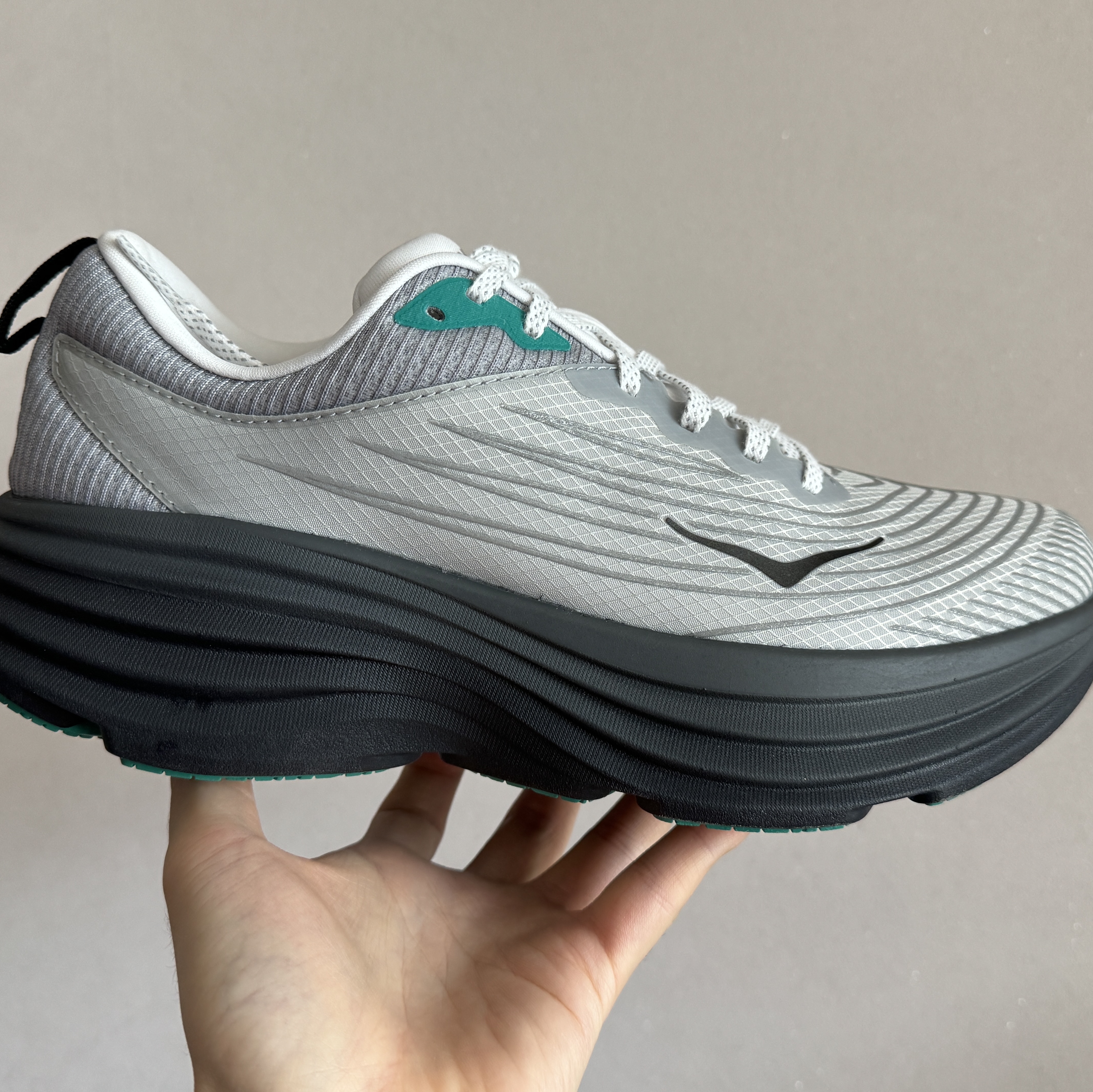 Hoka Bondi 8 TS Harbor Mist Black - Regular 착용 스타일 - 1