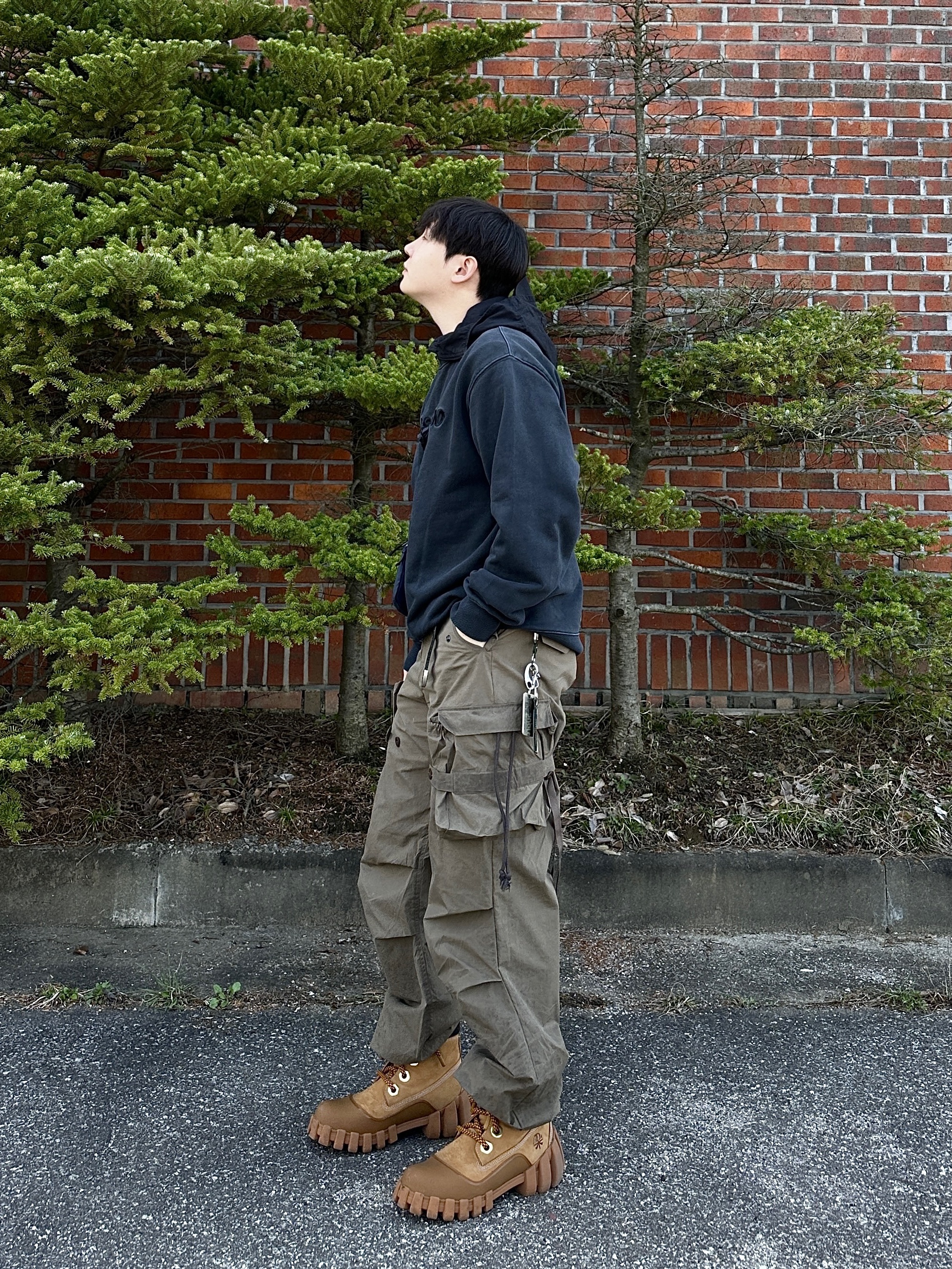 Timberland x Humberto Leon 6 Inch Boot Wheat Nubuck - Medium, Supreme Webbing Keychain Green Camo - 23SS 착용 스타일 - 3