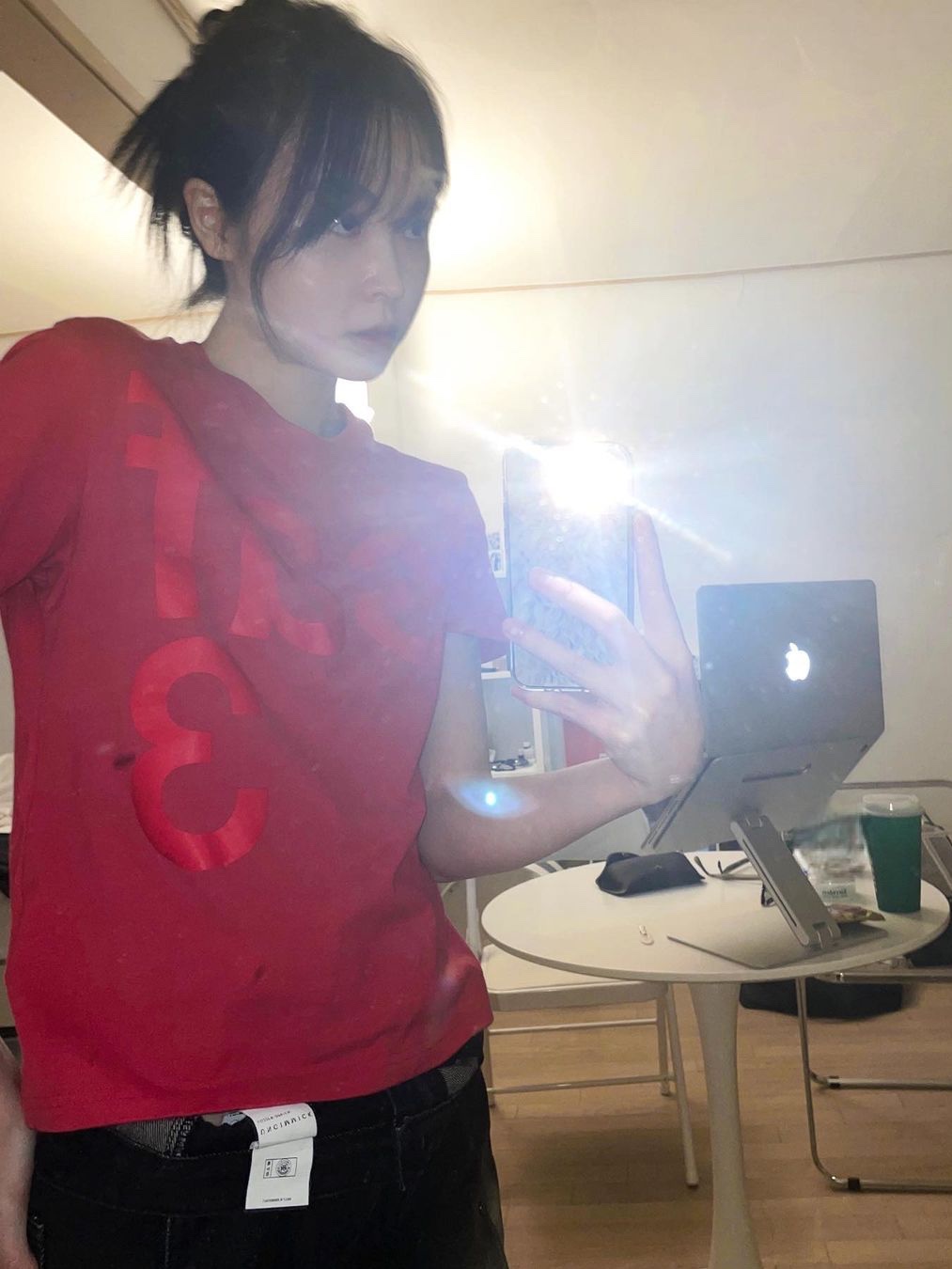 [KREAM 단독] Safarispot 1/2 Basic Safari T-Shirt Red, [KREAM 단독] Safarispot 1/2 Basic Safari T-Shirt White 착용 스타일