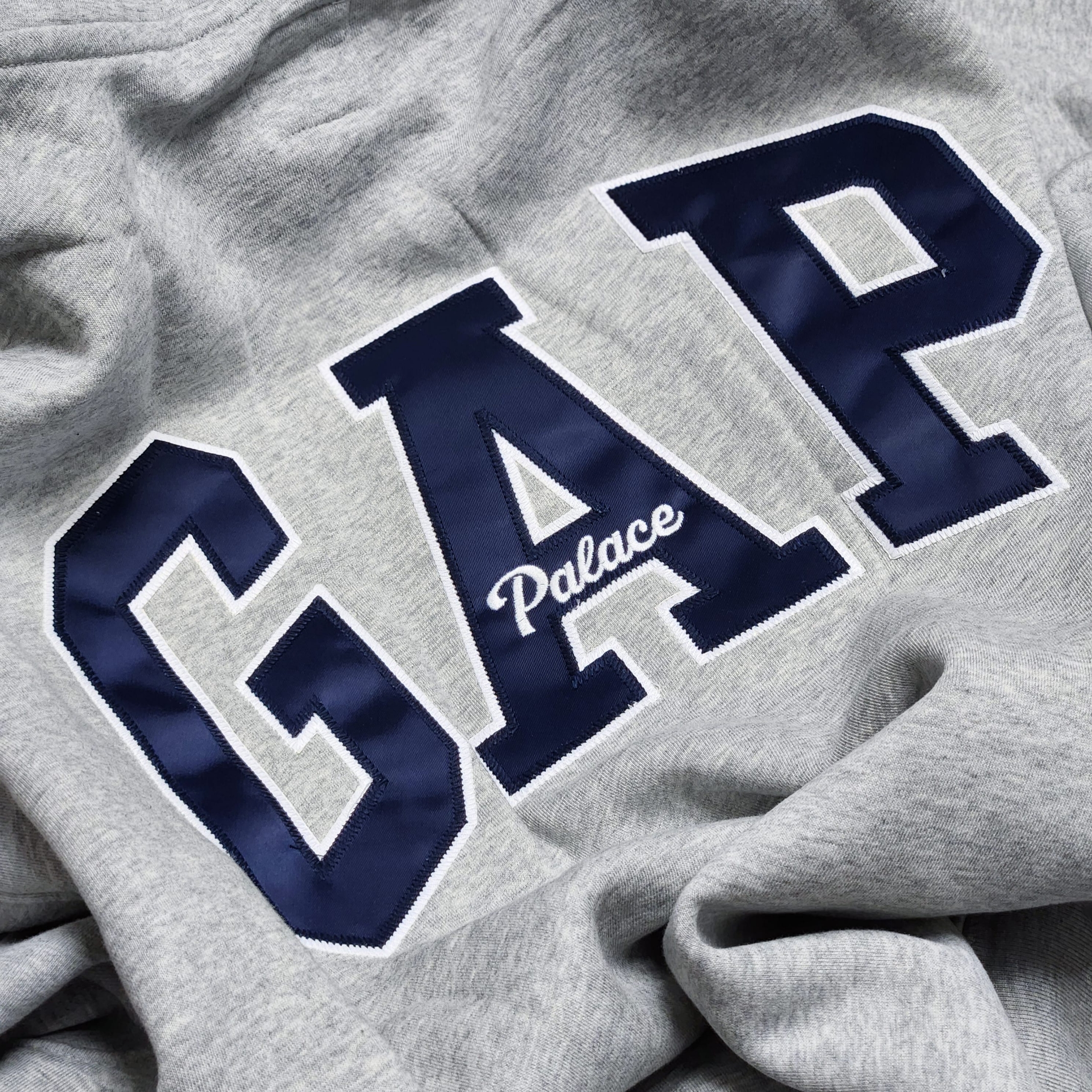 Palace x Gap Hood Grey - 24SS 착용 스타일