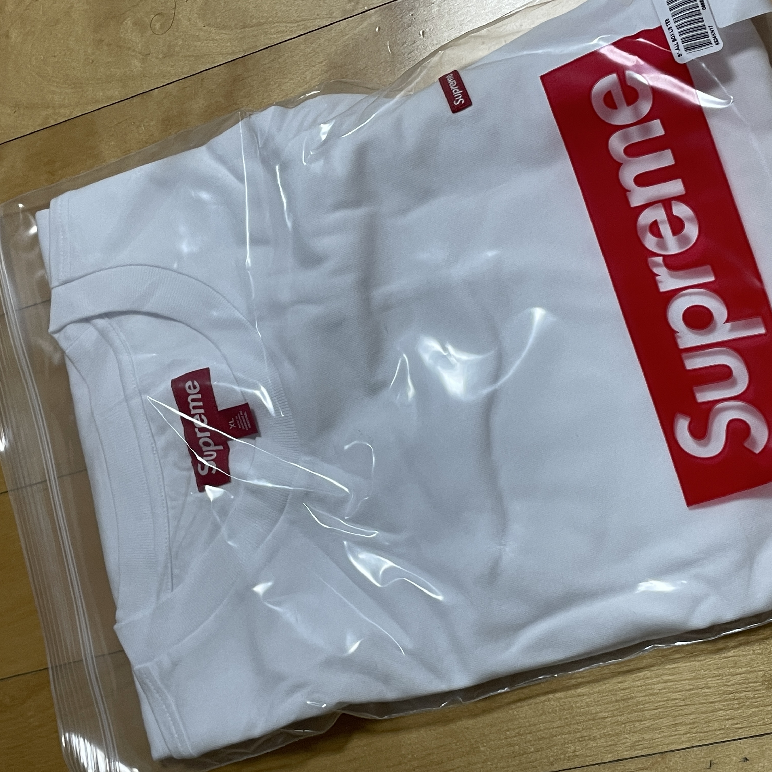 Supreme Small Box LS T-Shirt White - 24SS 착용 스타일