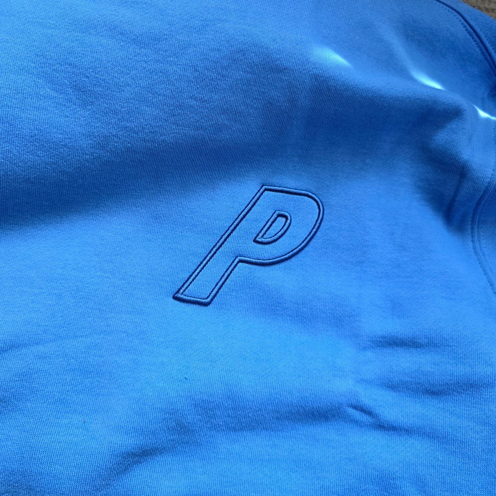 Palace Outline P-3 Crew Palatial Blue - 24SS 착용 스타일 - 3