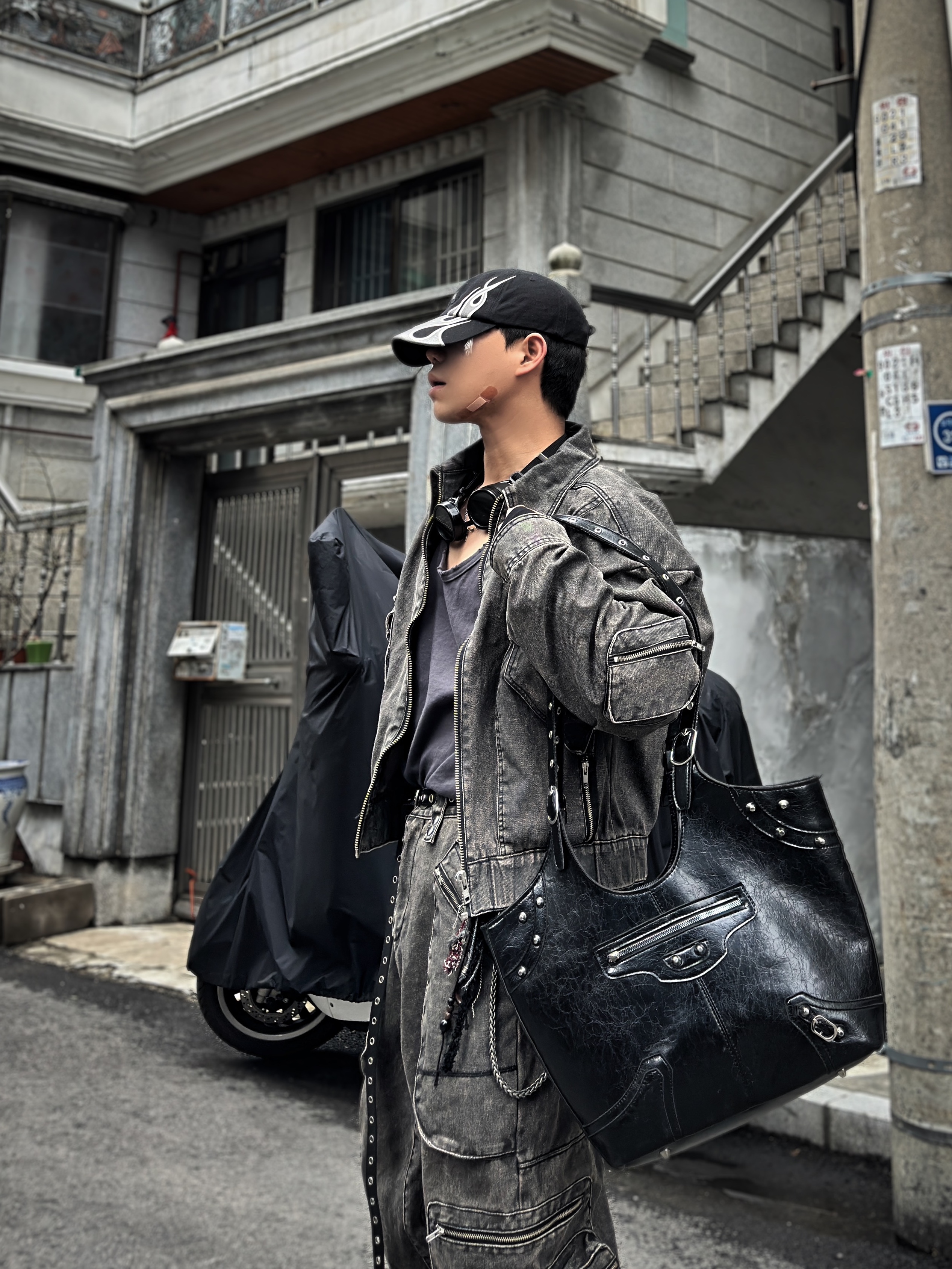 Yeezy Gap Engineered By Balenciaga Flame Cap Black 착용 스타일 - 6