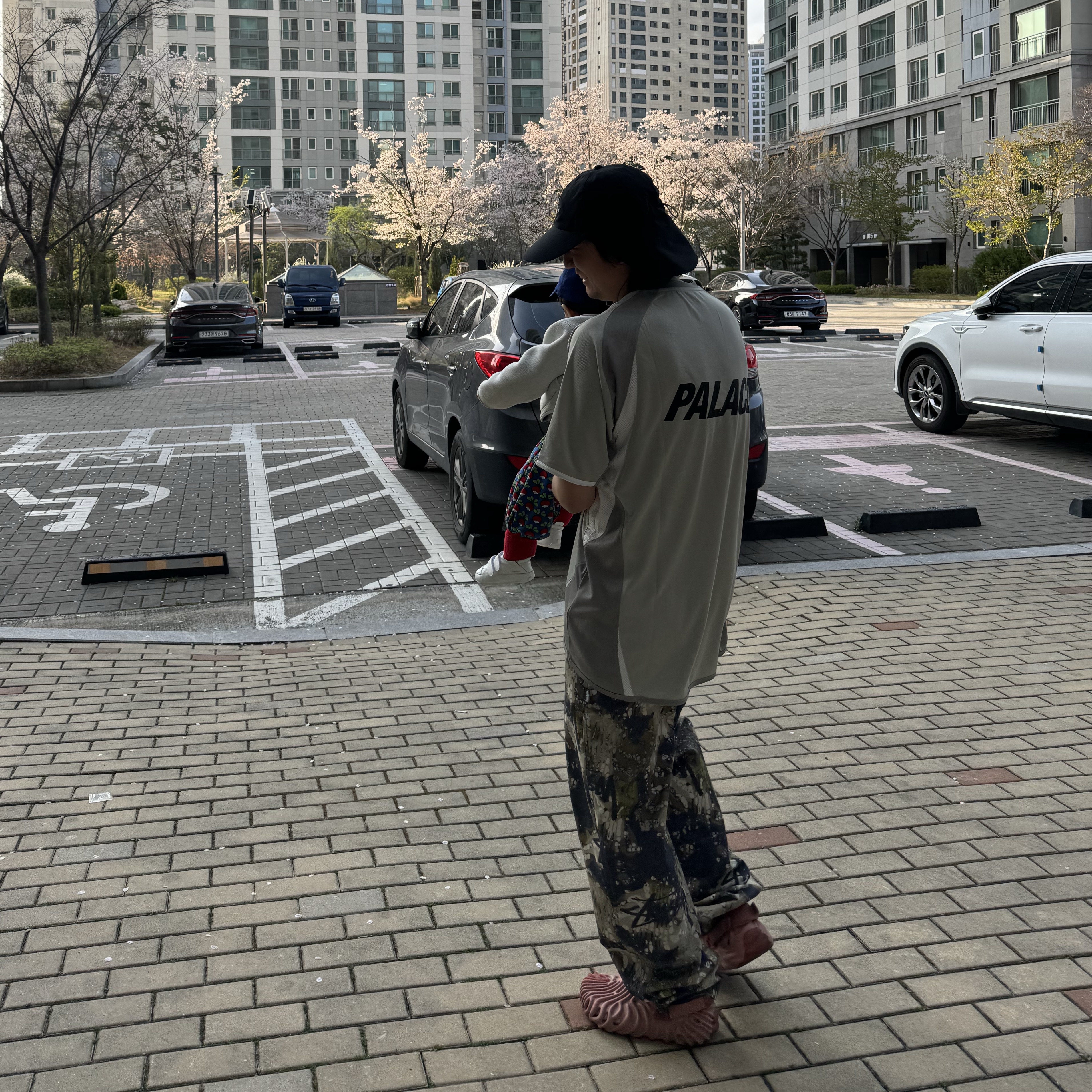 Supreme Gore-Tex Sunshield Hat Black - 24SS, Palace Pro Jersey White - 23FW 착용 스타일