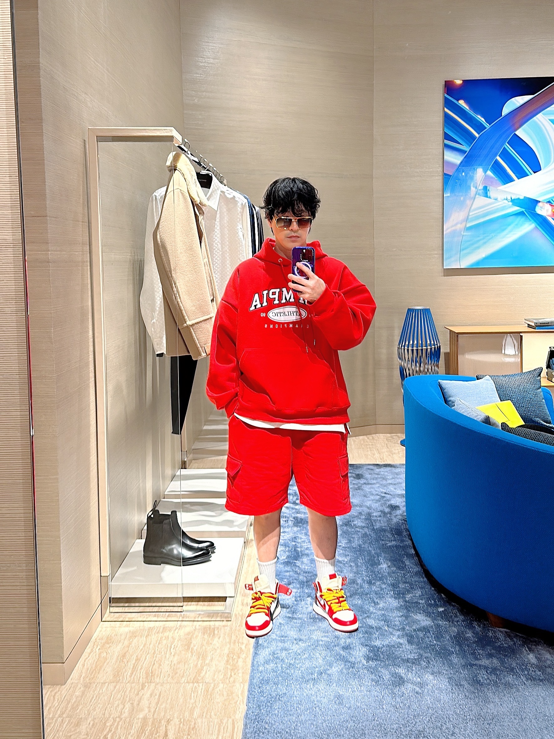 (W) Jordan 1 x Teyana Taylor Zoom CMFT 2 Gym Red, Louis Vuitton Cyclone Metal Sunglasses Gold 착용 스타일 - 1