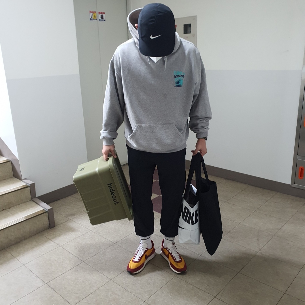 Nike Air Tailwind 79 University Gold Team Red, Nike NRG Solo Swoosh Woven Track Pants Black White - Asia 착용 스타일