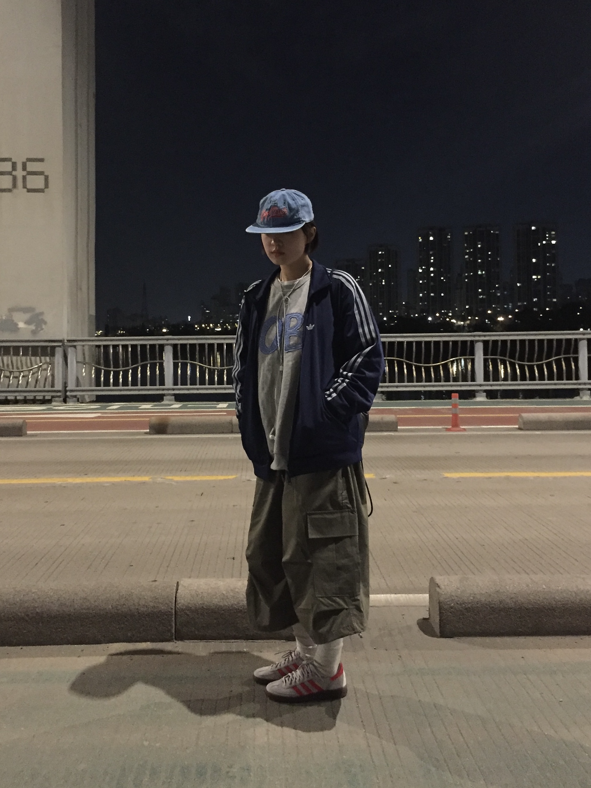 Adidas Originals Beckenbauer Track Jacket Night Indigo - KR Sizing, Adidas Spezial Handball Grey Hi-Res Red 착용 스타일 - 1