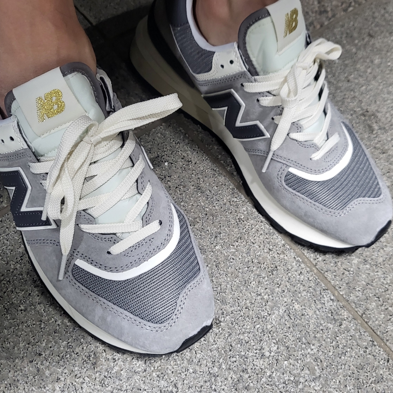 New Balance 574 Legacy Grey 착용 스타일
