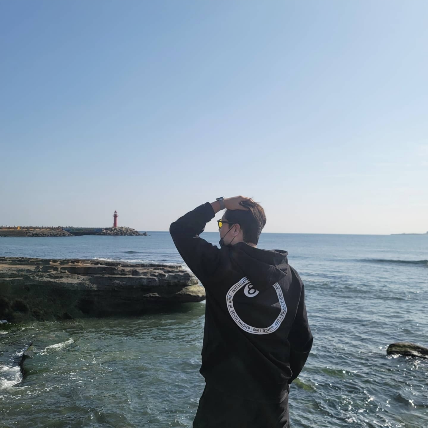 Stussy 8 Ball Dot Hoodie Black - 21SS 착용 스타일