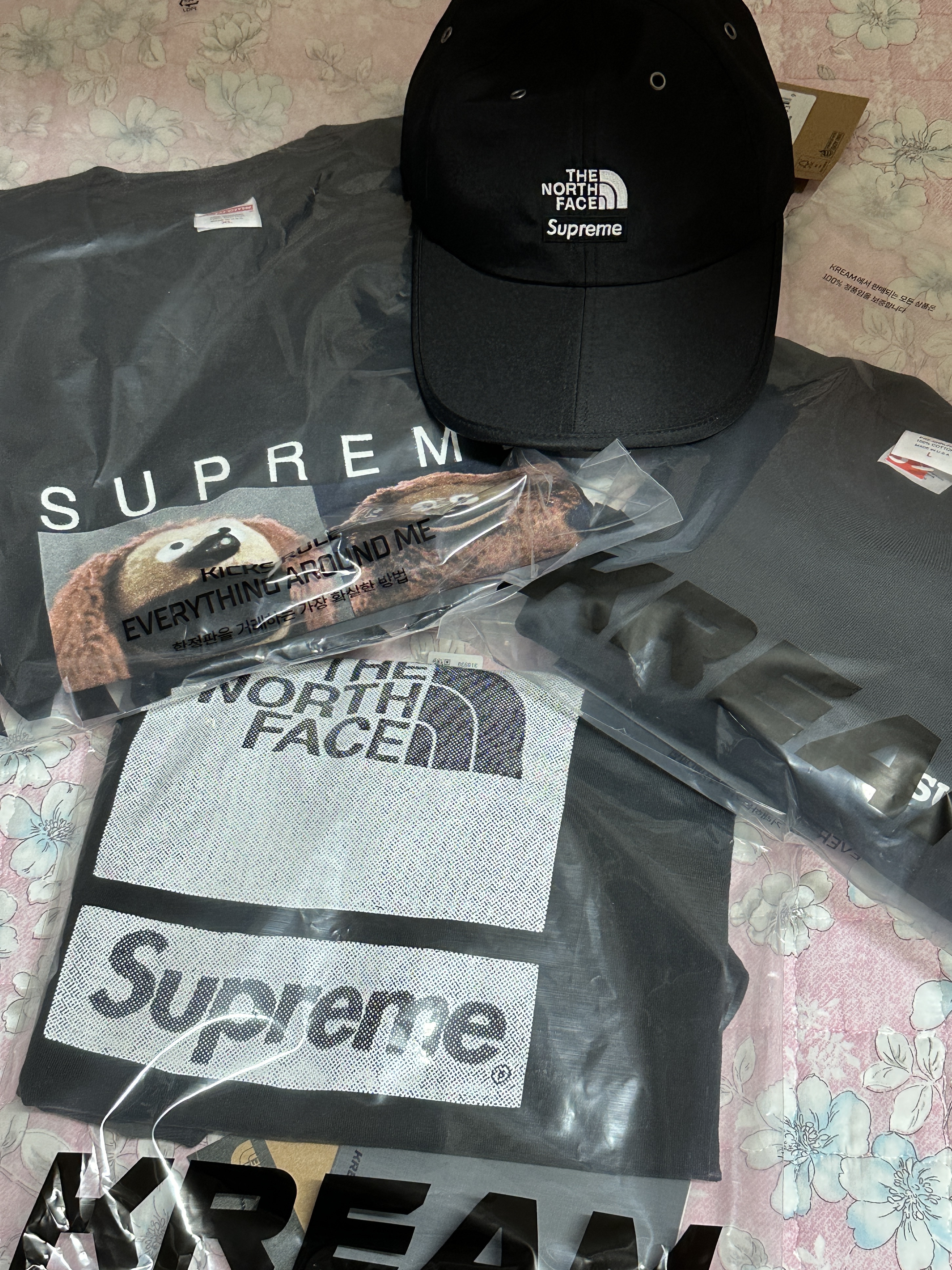 Supreme Rowlf T-Shirt Black - 24SS, Supreme Patchwork T-Shirt Black - 24SS 착용 스타일