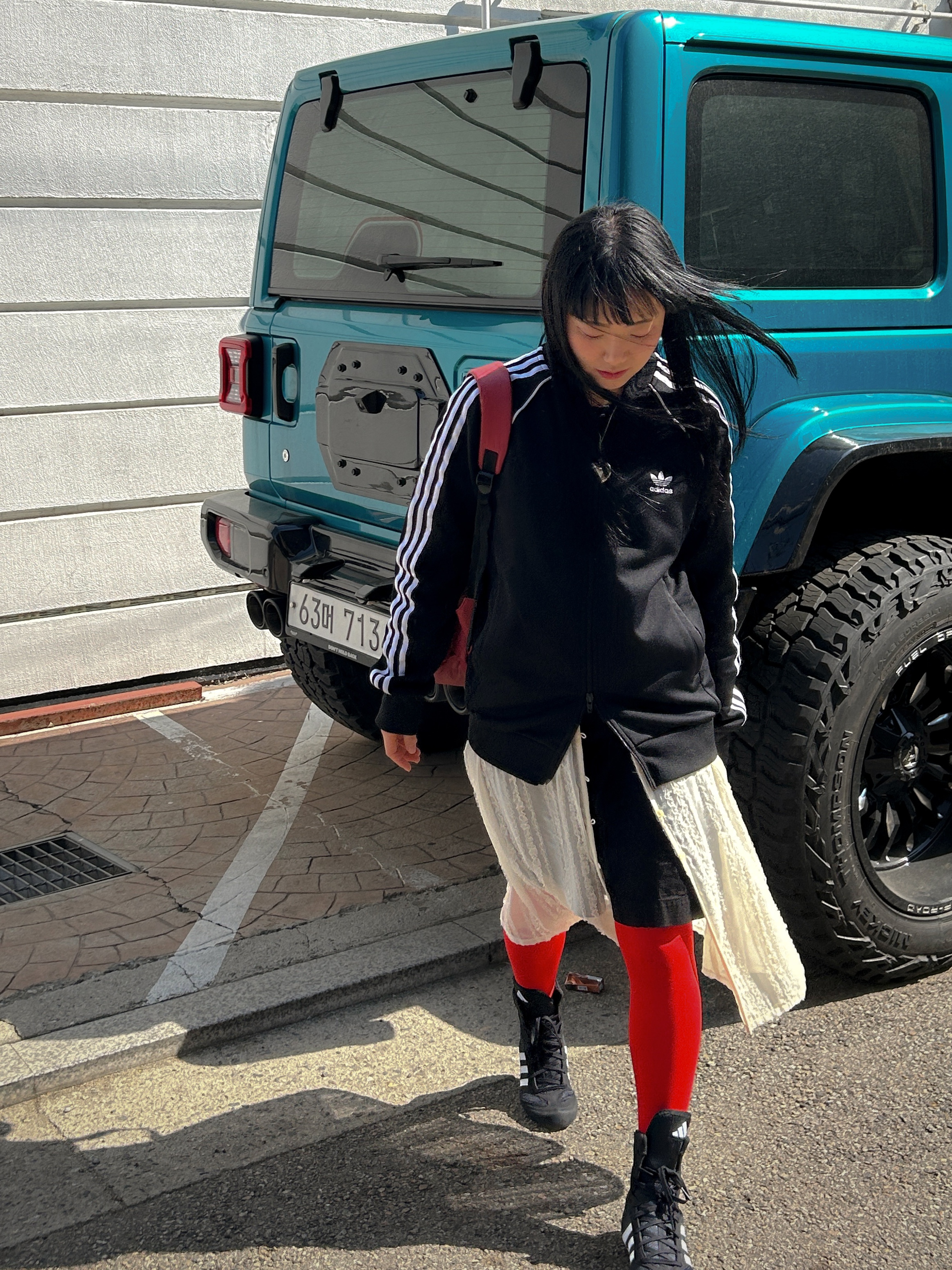 Adidas Box Hog 2.0 Boots Core Black Cloud White, Mischief Rhombus Mini Backpack Faded Red 착용 스타일 - 3