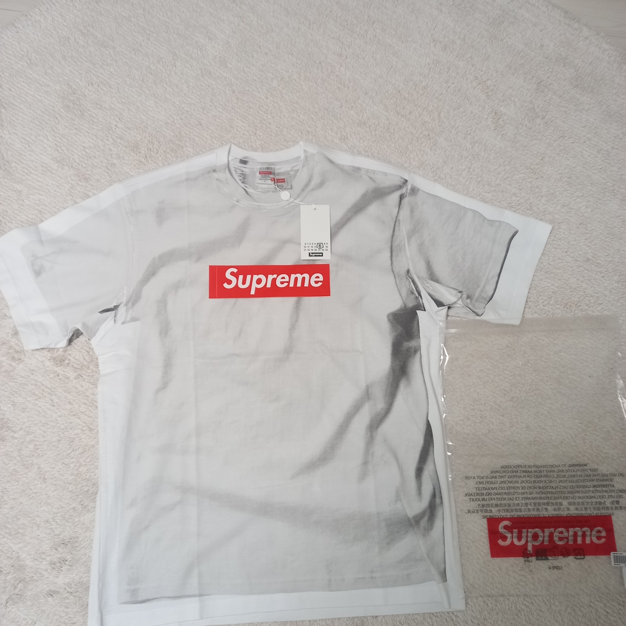 Supreme x MM6 Maison Margiela Box Logo T-Shirt White - 24SS 착용 스타일 - 2