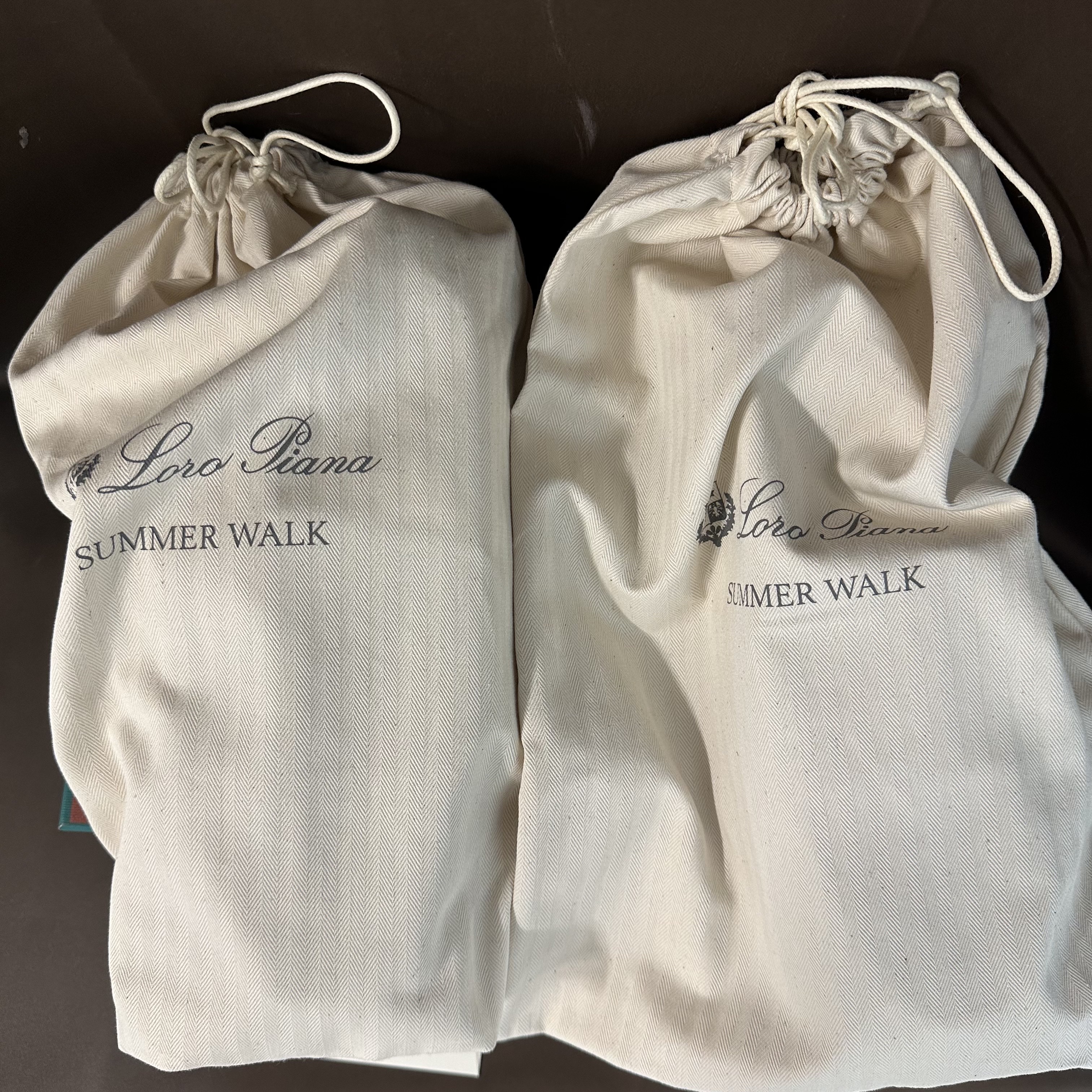 (W) Loro Piana Summer Charms Walk Suede Calfskin Sand Stone 착용 스타일 - 1