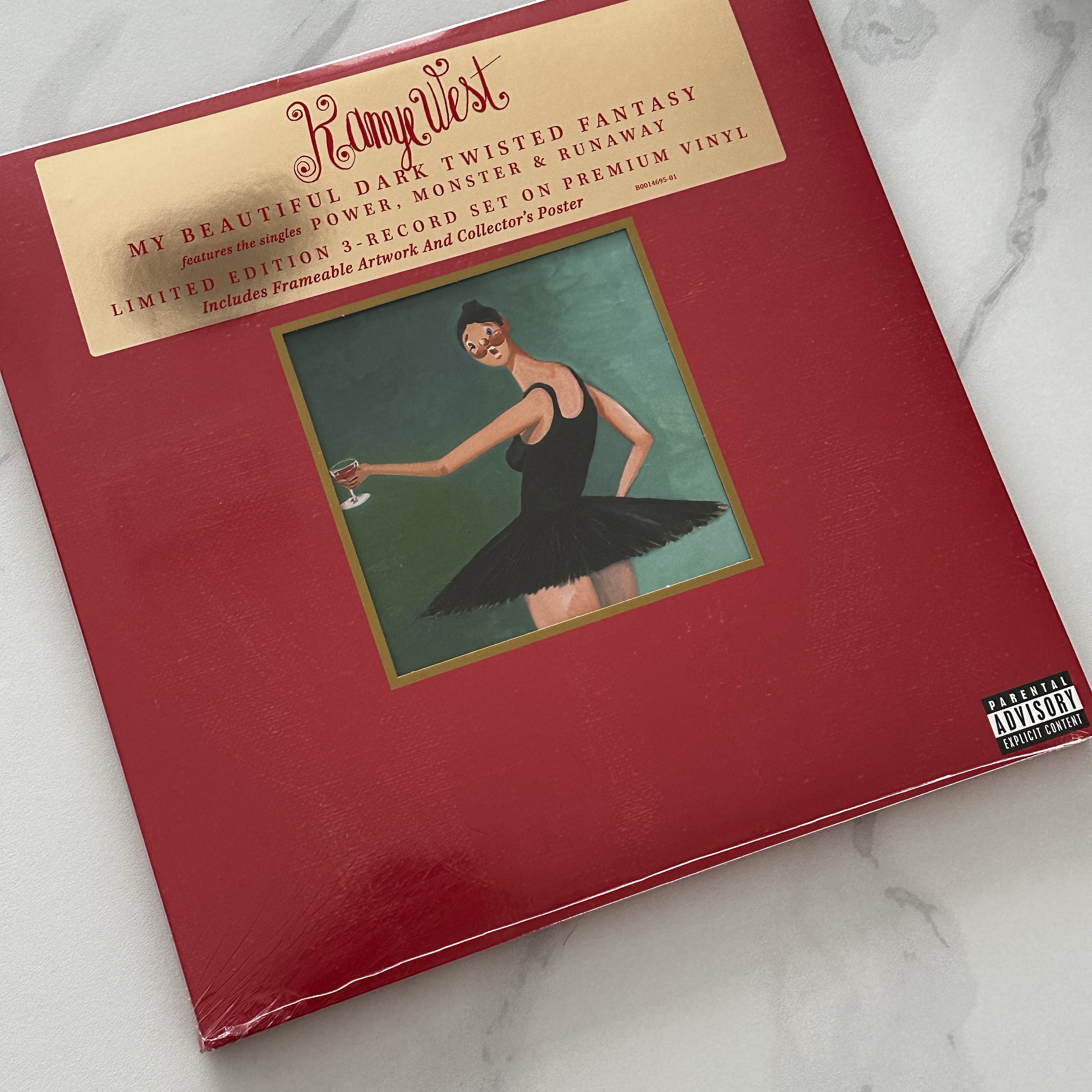 Kanye West My Beautiful Dark Twisted Fantasy LP Black (3LP) 착용 스타일
