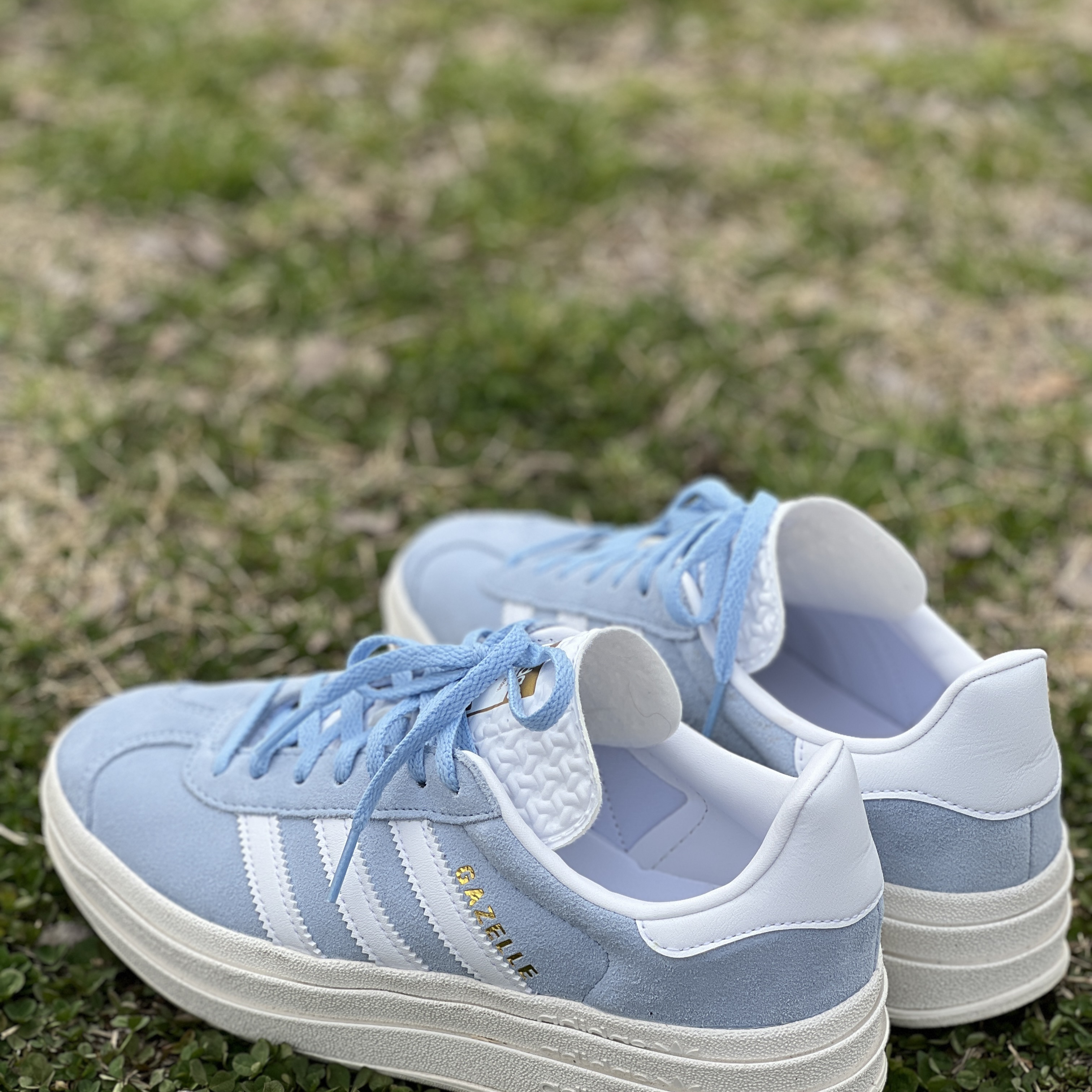 (W) Adidas Gazelle Bold Clear Sky White 착용 스타일