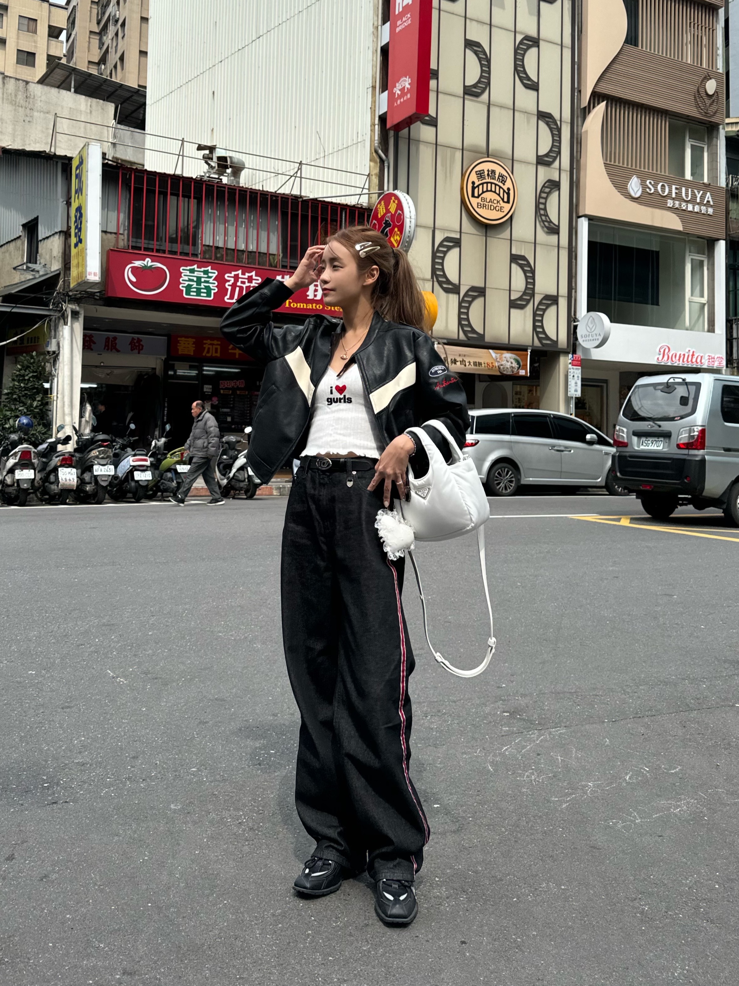 Prada Soft Padded Re-Nylon Mini Bag White, Nike x Martine Rose Shox MR4 Black 착용 스타일 - 1