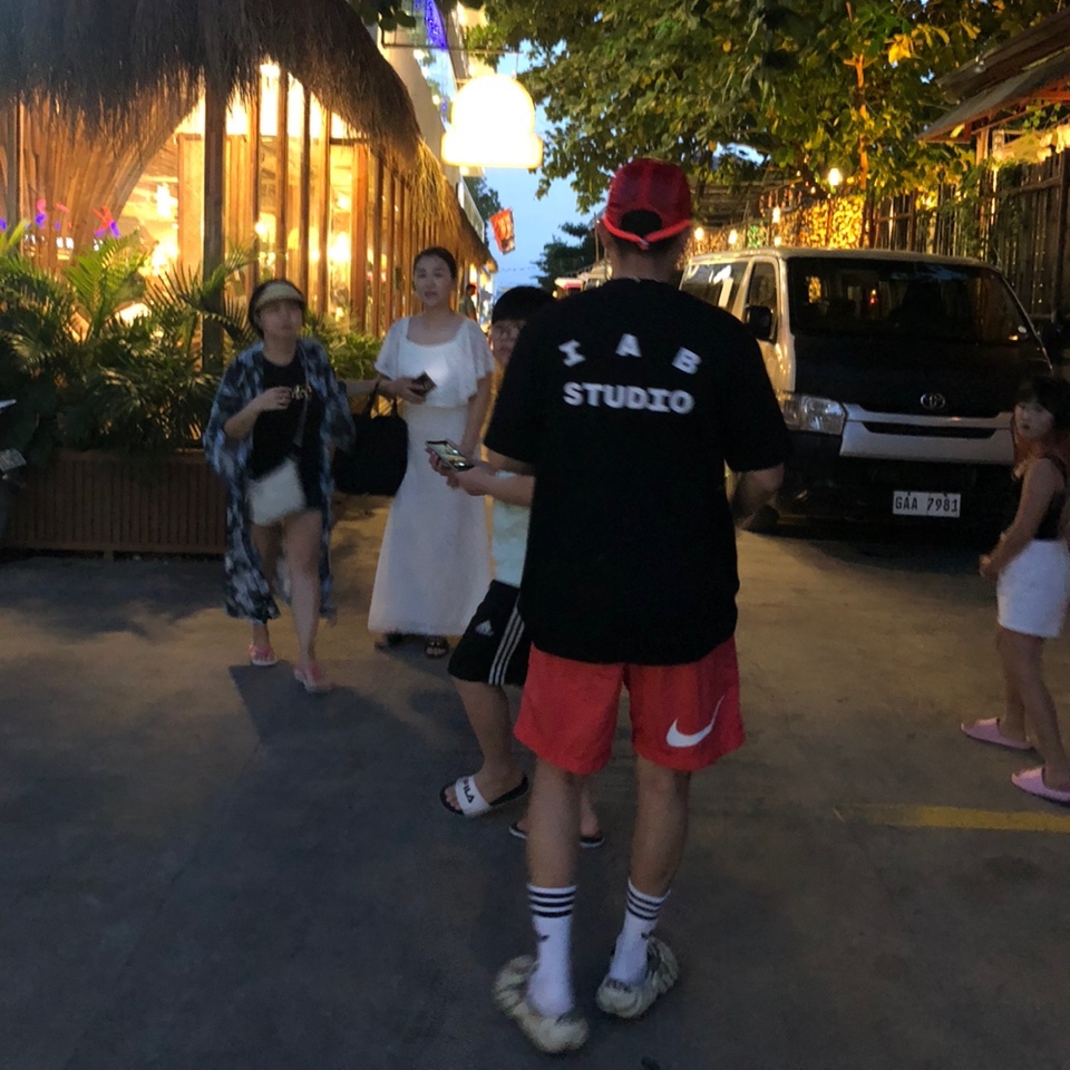 Supreme Gloss Ripstop Camp Cap Red - 23FW, Nike x Stussy Water Shorts Habanero Red 착용 스타일 - 2