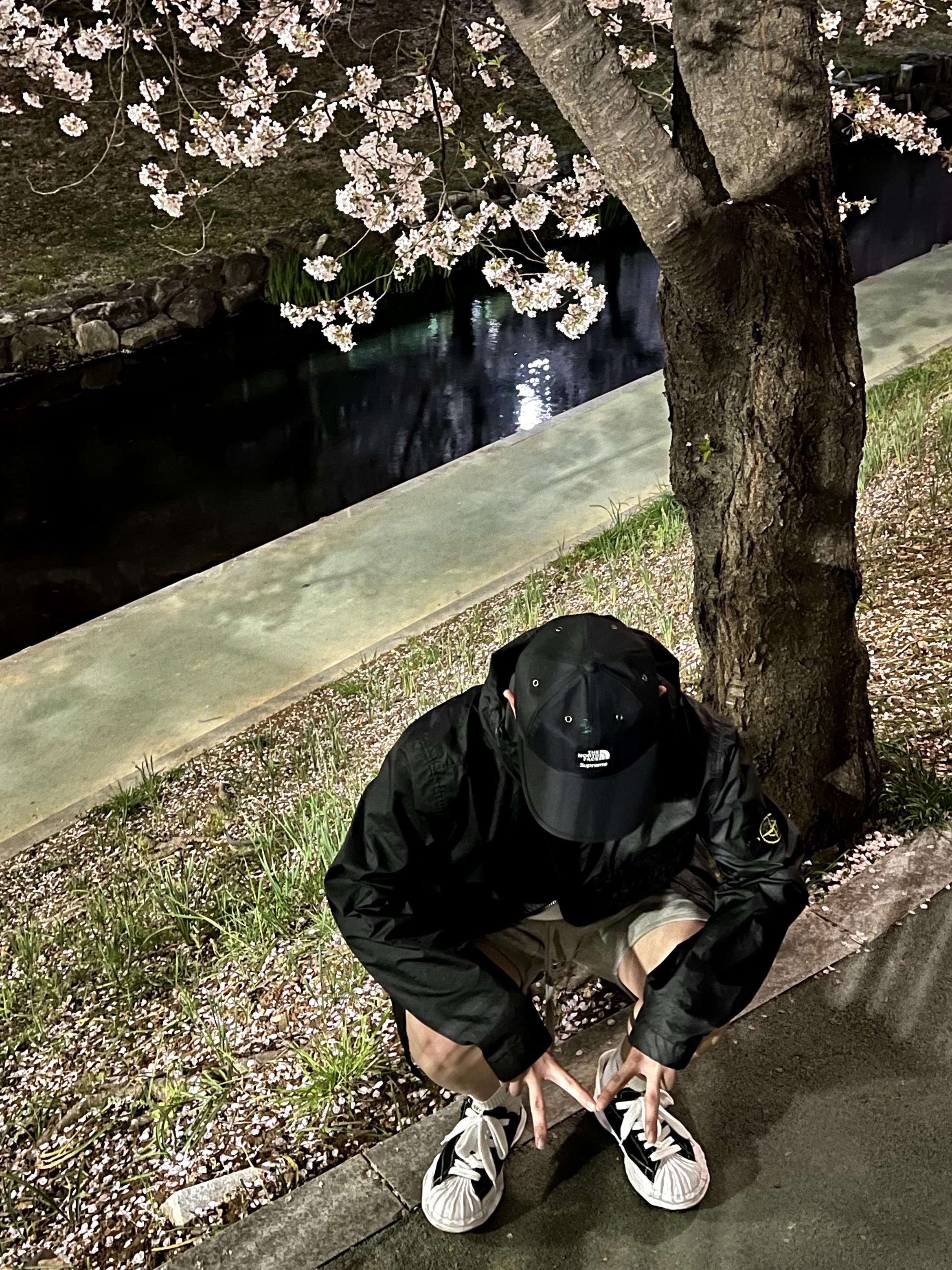 Supreme x The North Face Split 6-Panel Black - 24SS, Stone Island 40223 Membrana 3L TC Garment Dyed Hooded Jacket Black - 22SS 착용 스타일