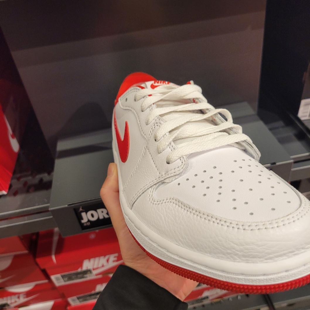 Jordan 1 Retro Low OG University Red 착용 스타일 - 2