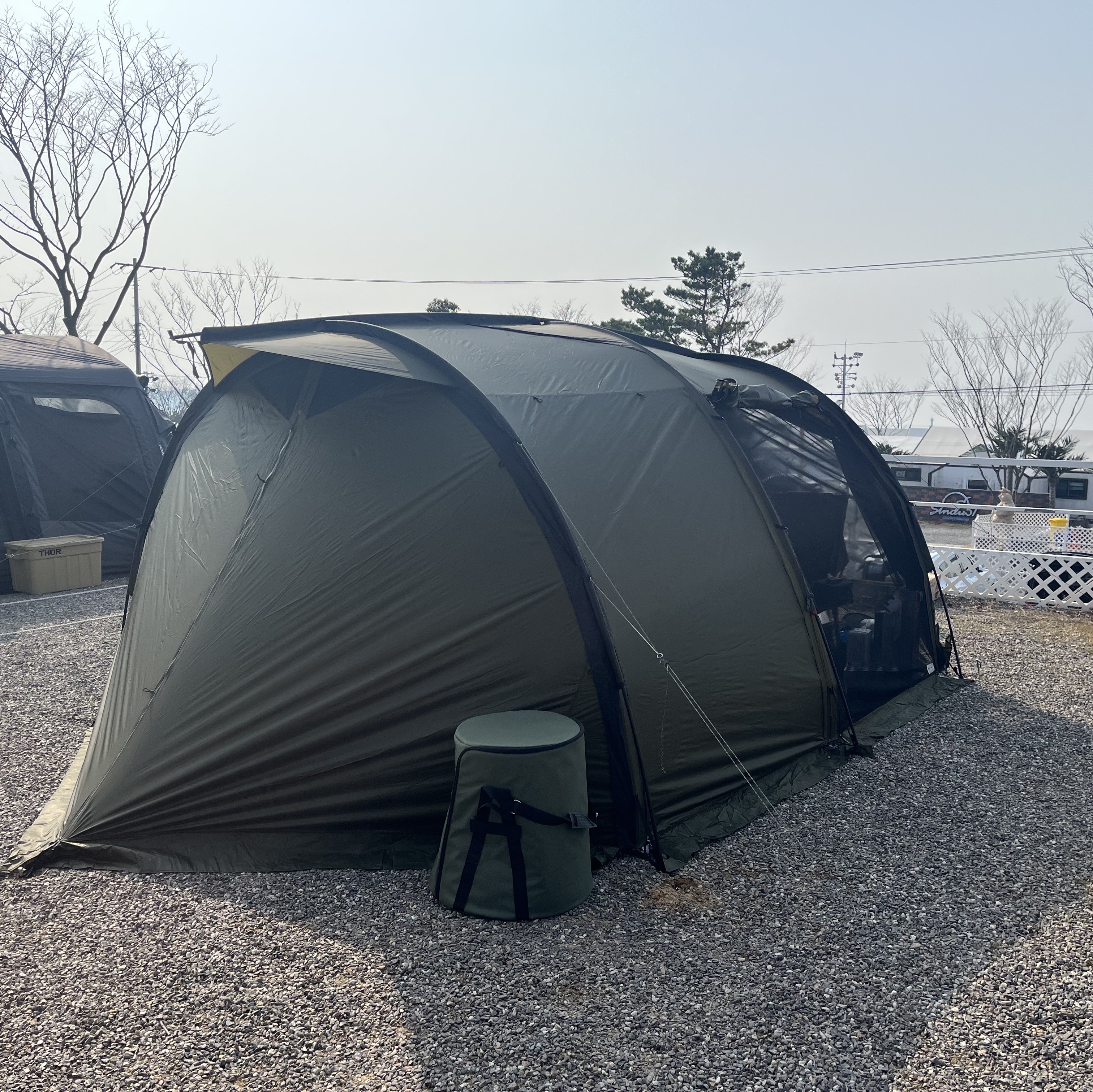 Helinox Air+Foam Headrest Black, Helinox Tactical Sunset Chair Military Olive 착용 스타일 - 1