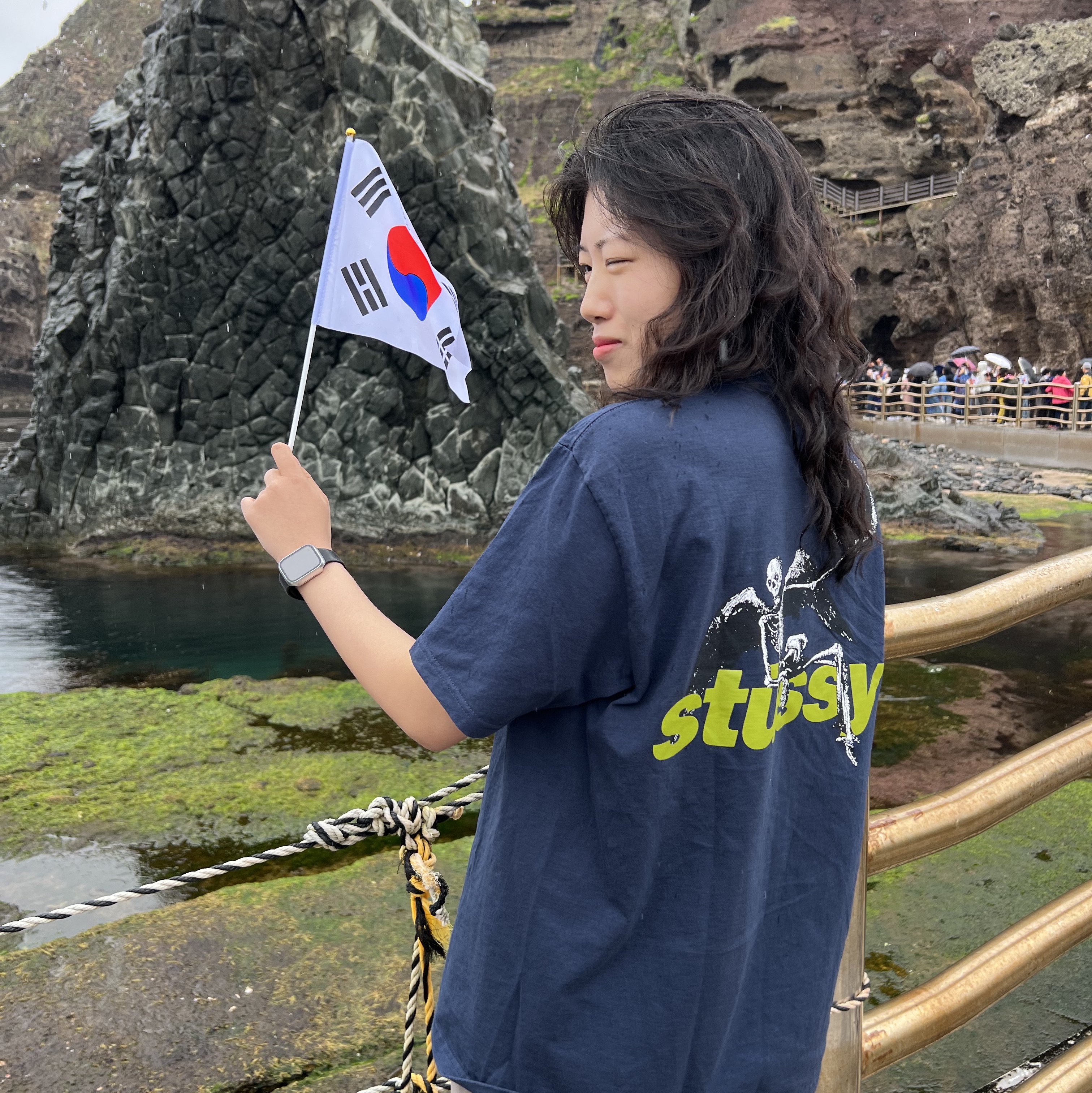 Stussy Apocalypse T-Shirt Navy 착용 스타일 - 1