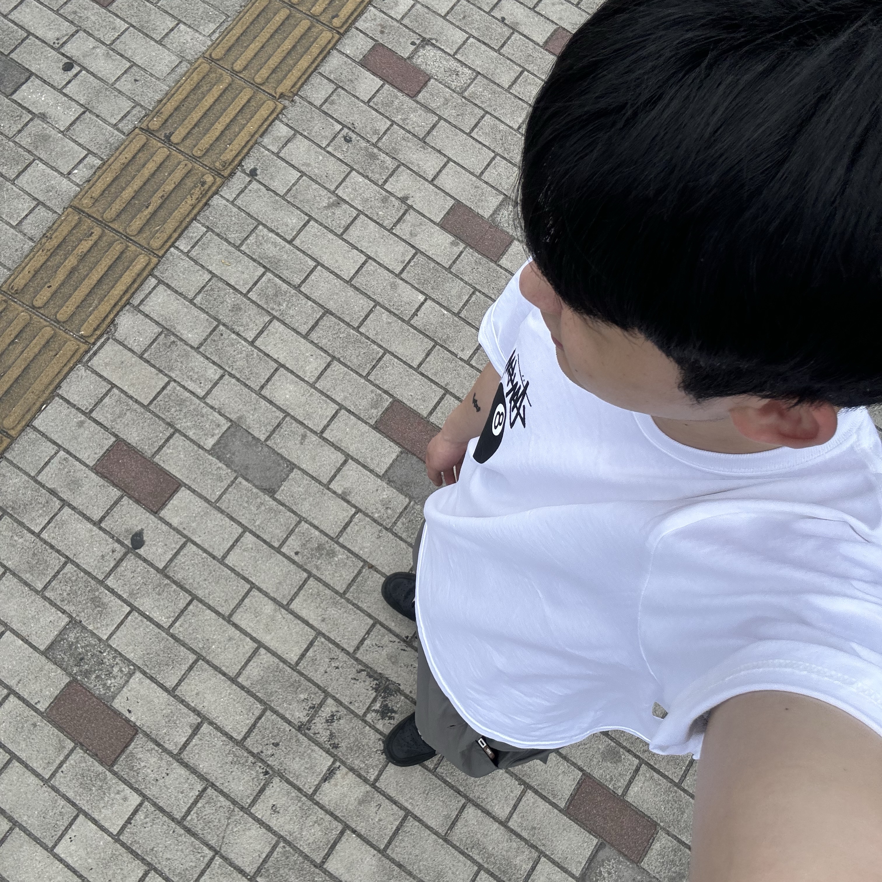 Stussy 8 Ball T-Shirt White - 22SS 착용 스타일 - 3