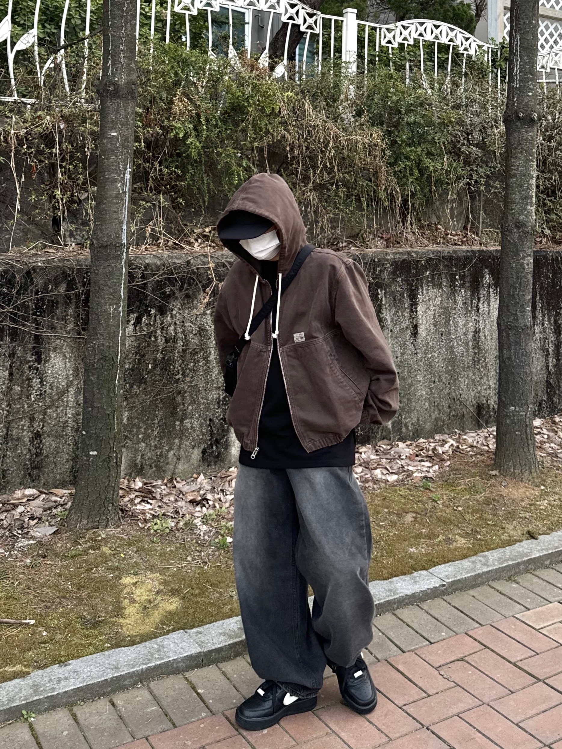 Stussy Unlined Canvas Work Jacket Brown, Nike x Ambush Air Force 1 Low SP Black 착용 스타일 - 1