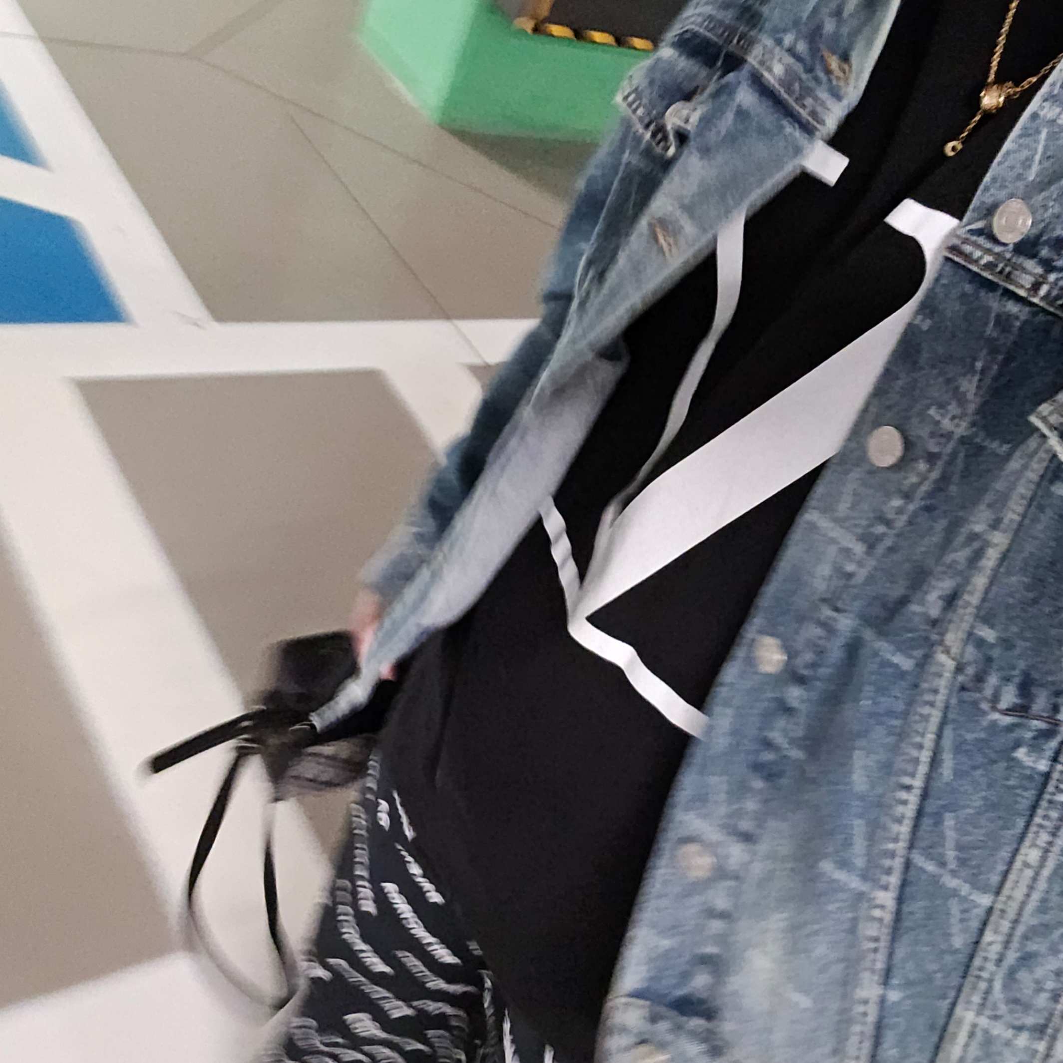 Jordan 1 x Travis Scott x Fragment Retro Low OG SP Military Blue 착용 스타일 - 4