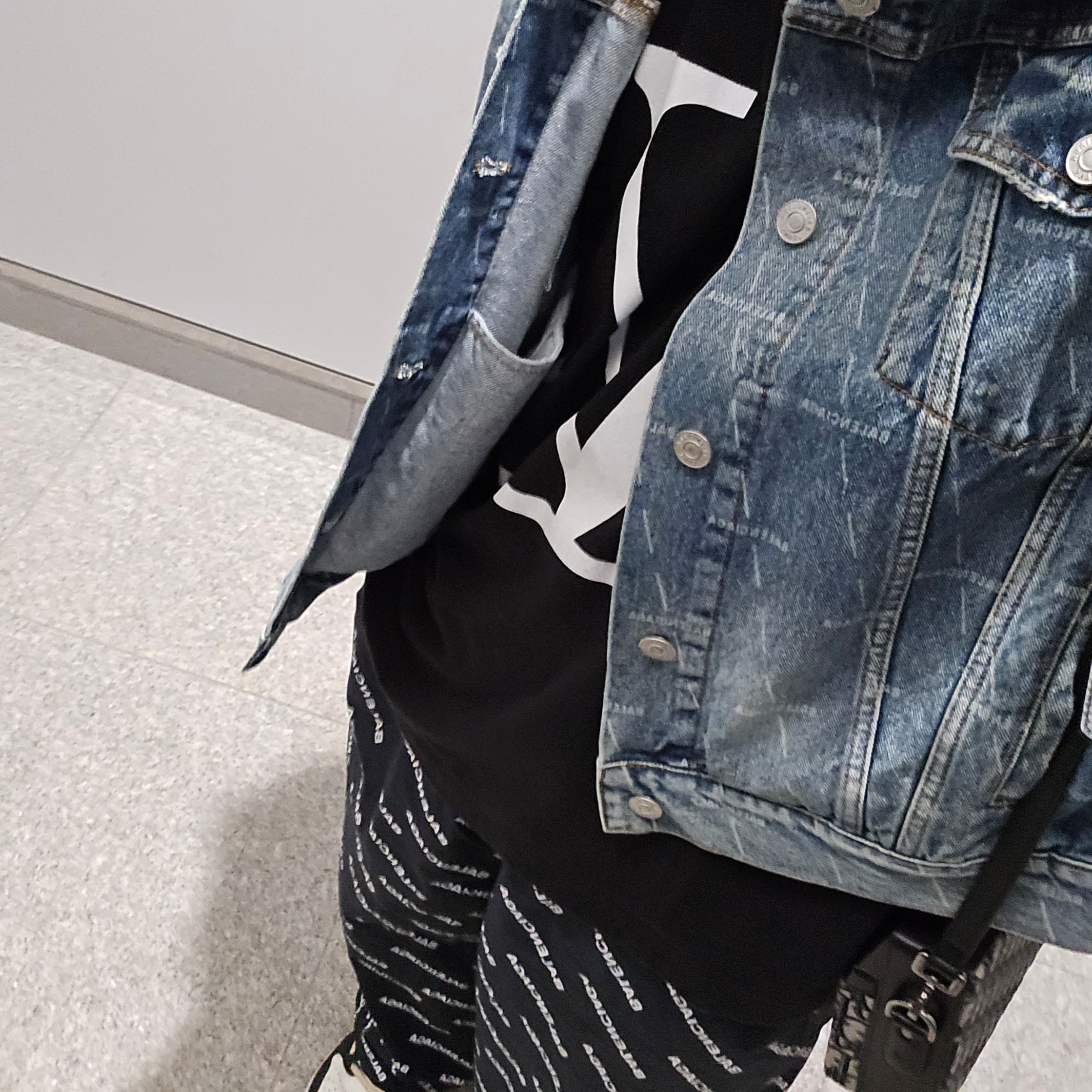 Jordan 1 x Travis Scott x Fragment Retro Low OG SP Military Blue 착용 스타일 - 2