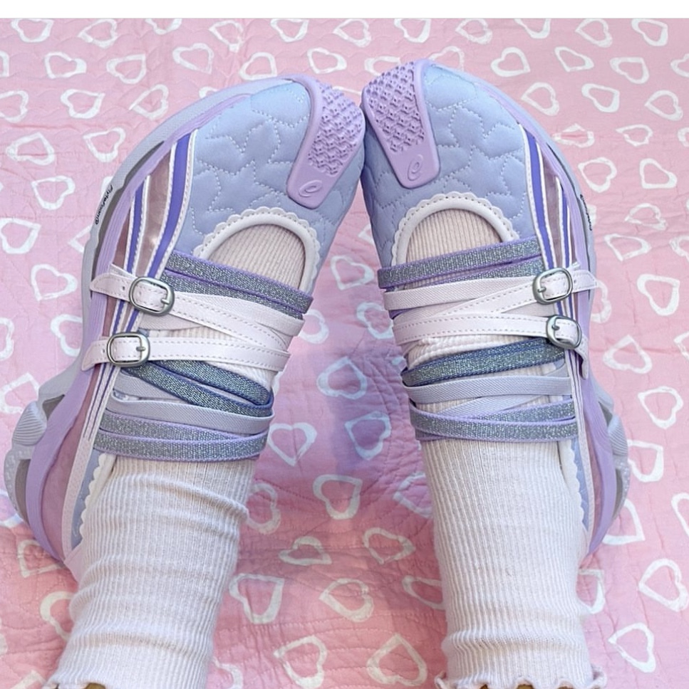 (W) Asics x Kiko Kostadinov x Heaven by Marc Jacobs Gel-Lokros Vapor Cosmos 착용 스타일