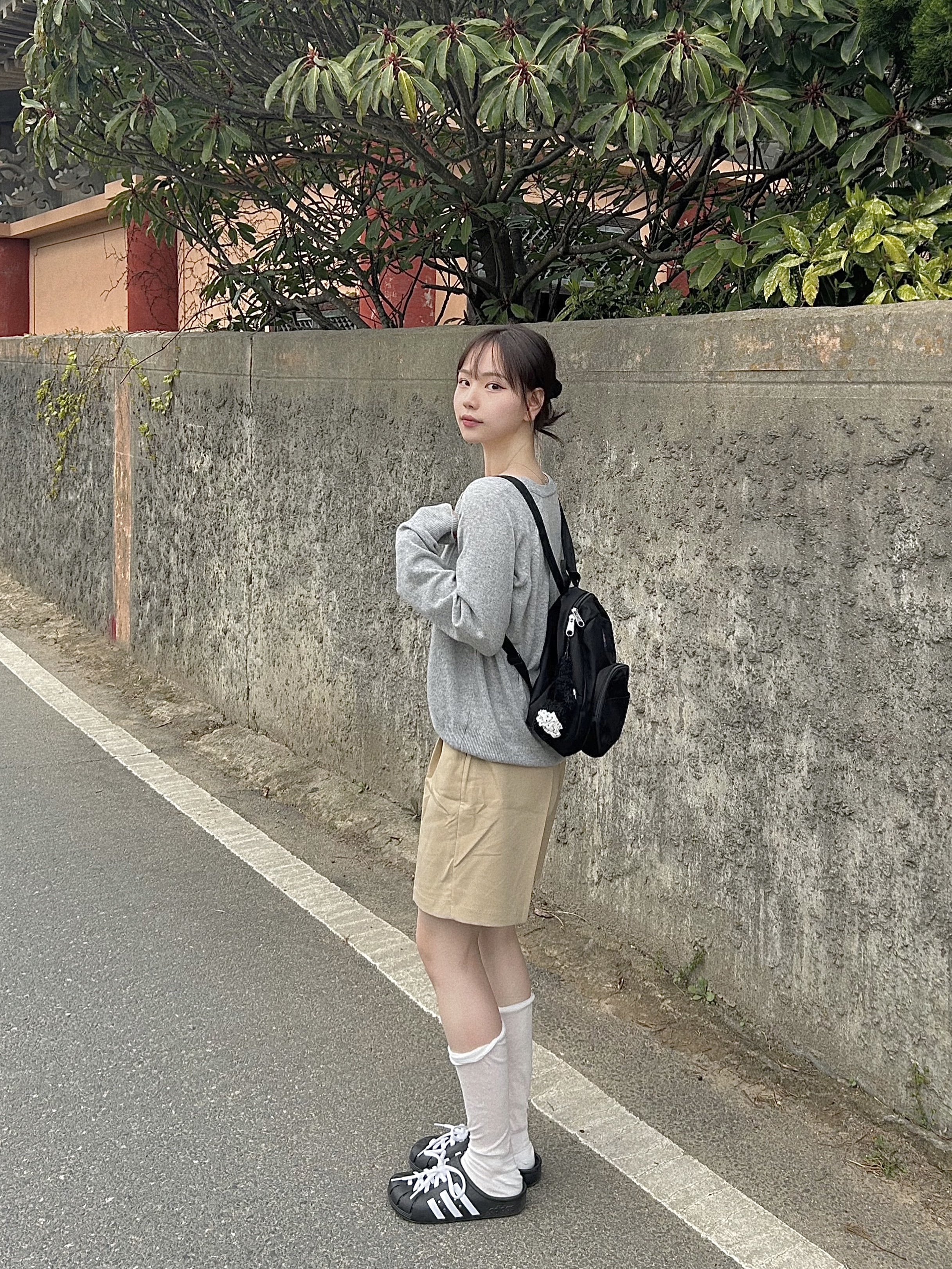 Adidas Adilette Clog Black White, Jansport Half Pint Mini Backpack Black 착용 스타일