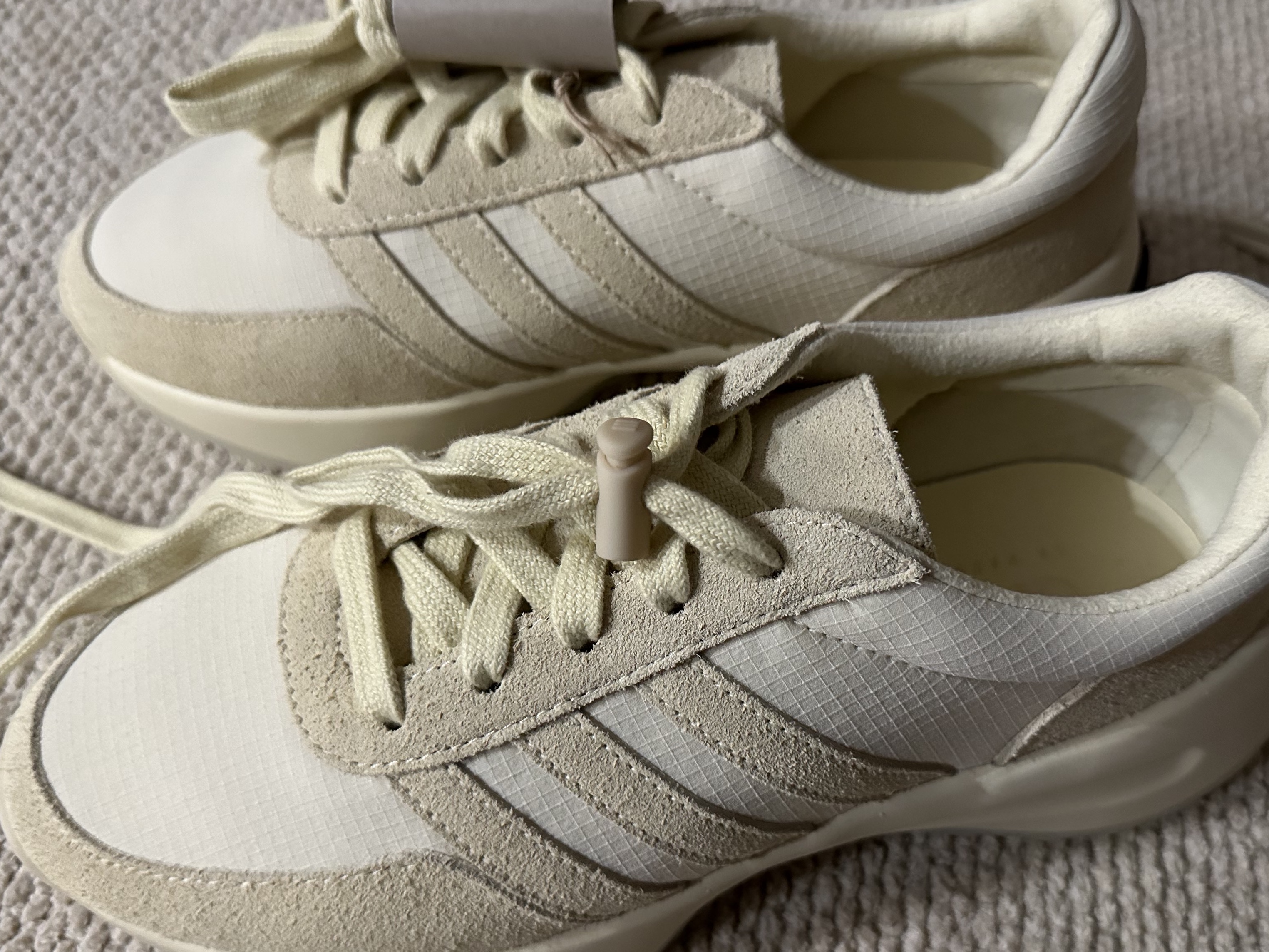 Adidas x Fear of God Athletics Los Angeles Pale Yellow 착용 스타일 - 8