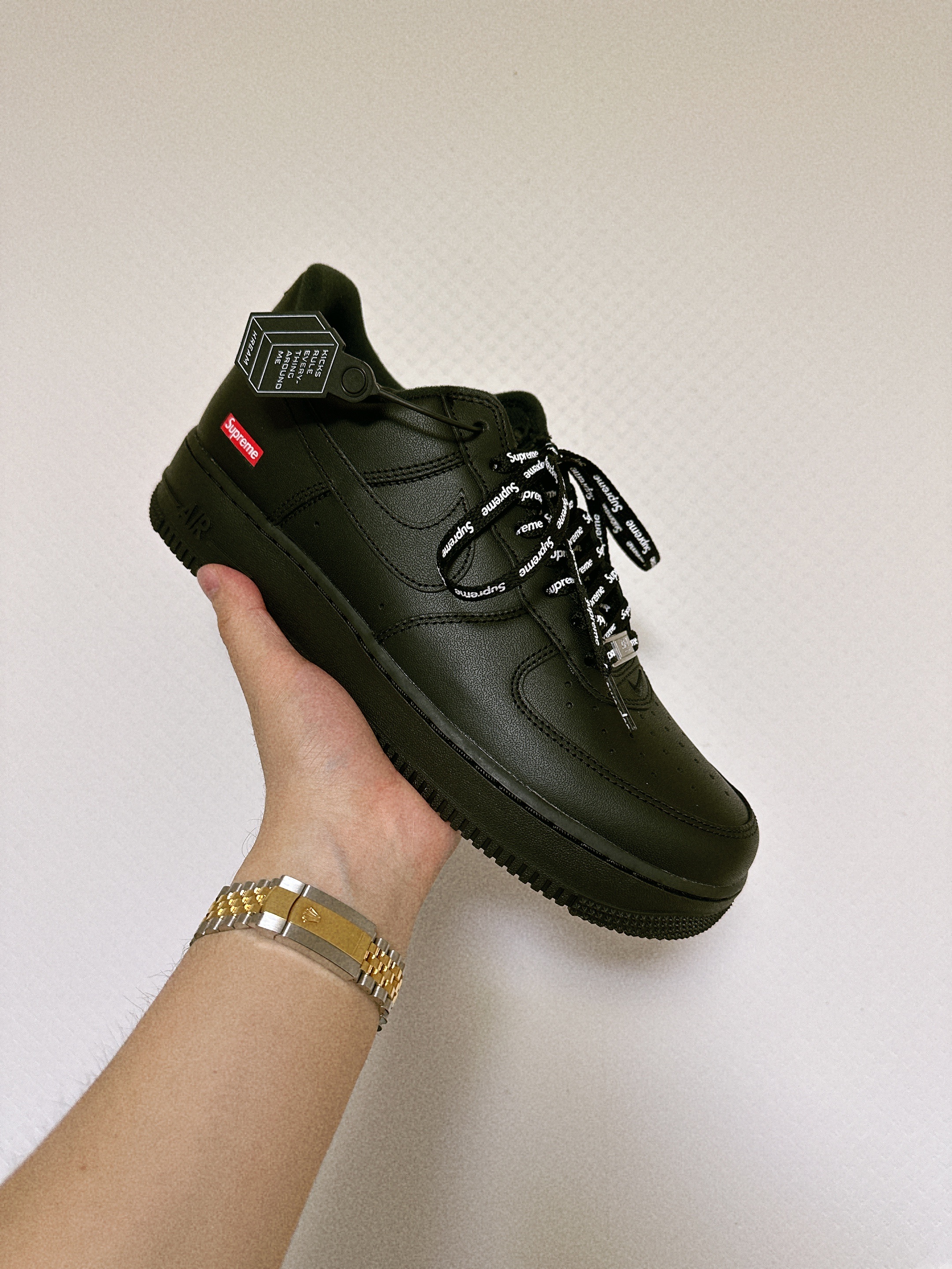 Nike x Supreme Air Force 1 Low Black 착용 스타일