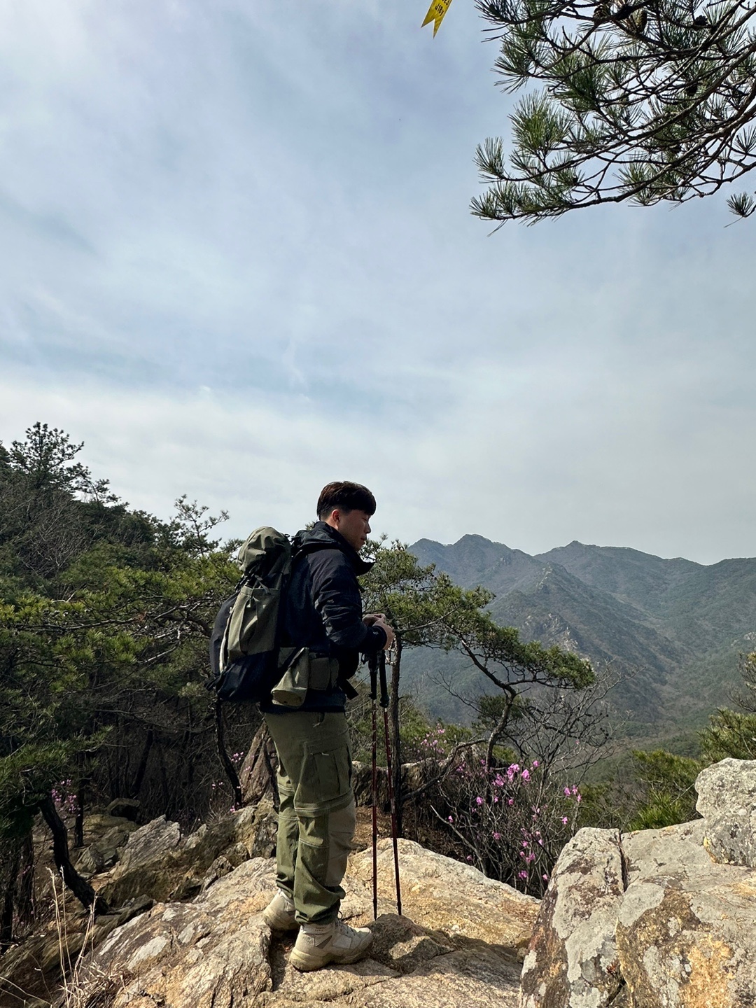 Nike ACG 36 Backpack Medium Olive, Nike ACG Dri-Fit ADV Goat Rocks Long Sleeve Winterized Top Black - Asia 착용 스타일 - 1