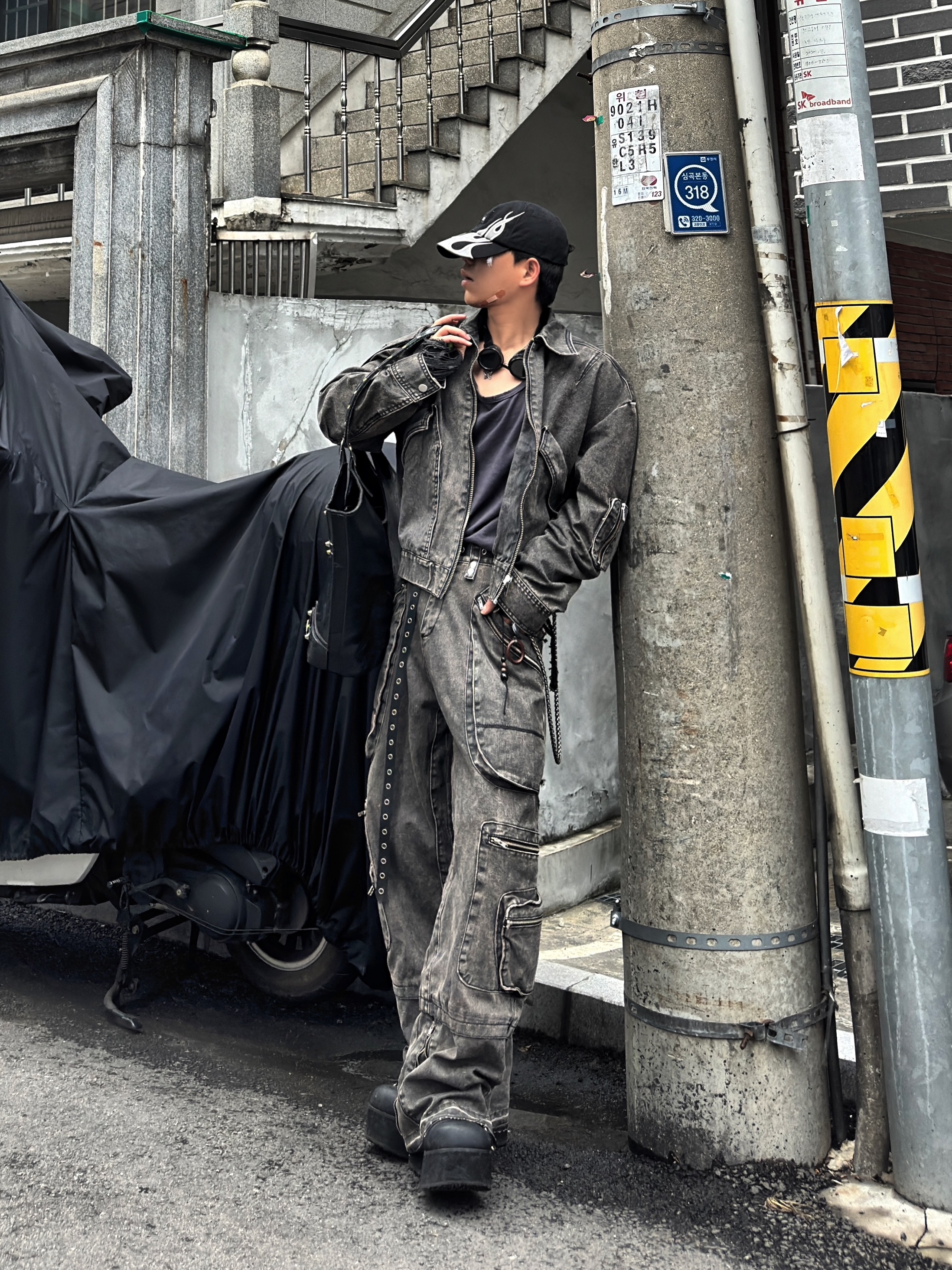 Yeezy Gap Engineered By Balenciaga Flame Cap Black 착용 스타일 - 2