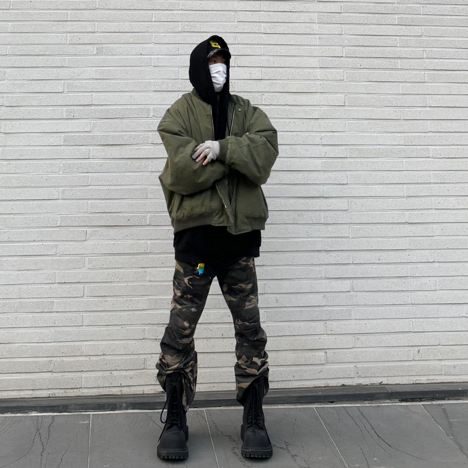 Project G/R Coated Biker Armoured Flare Pants Camo, Balenciaga XL Army Boots Full Eva Black 착용 스타일
