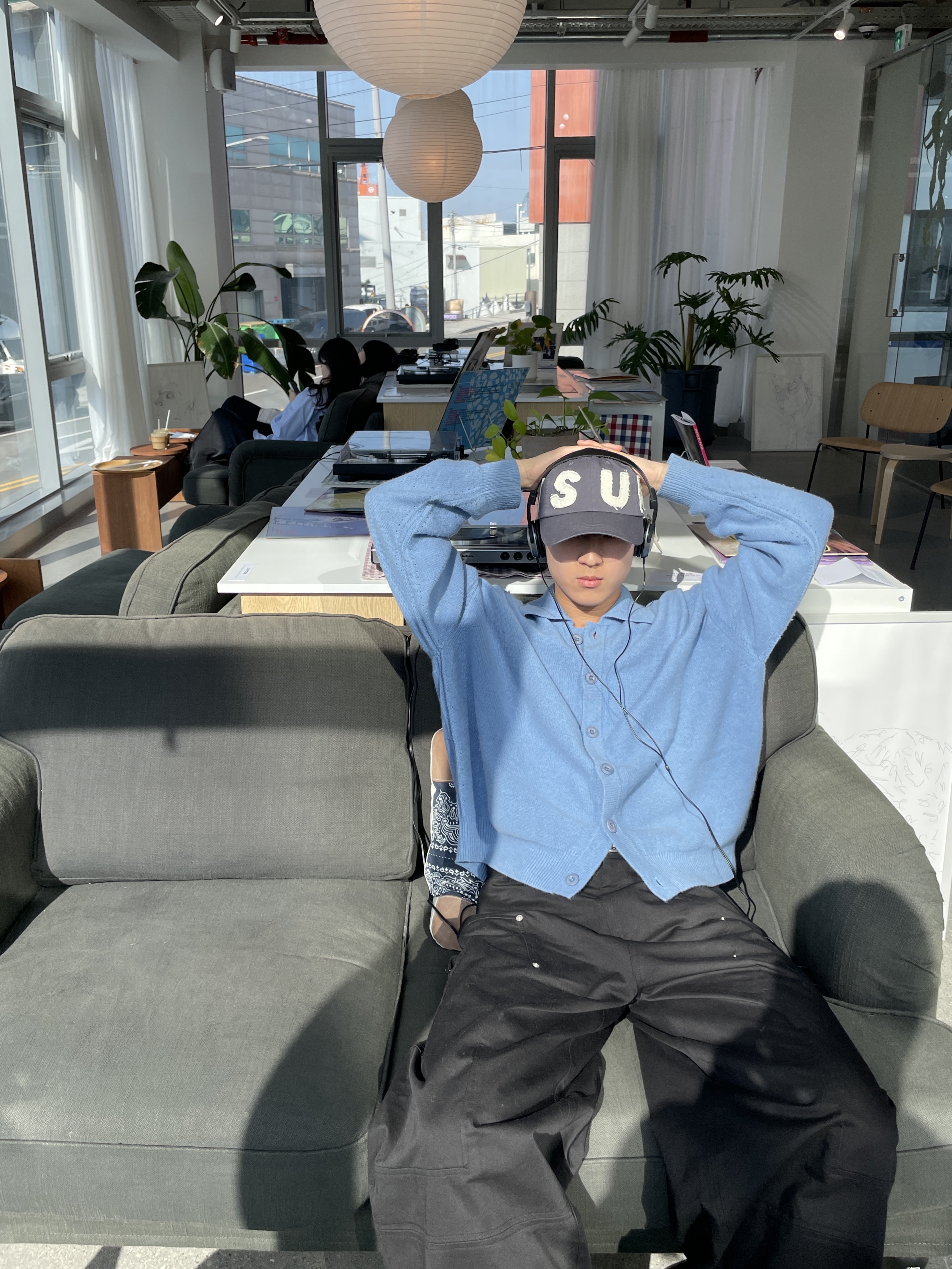 Haleine Carpenter Cargo Pants Black 착용 스타일 - 1