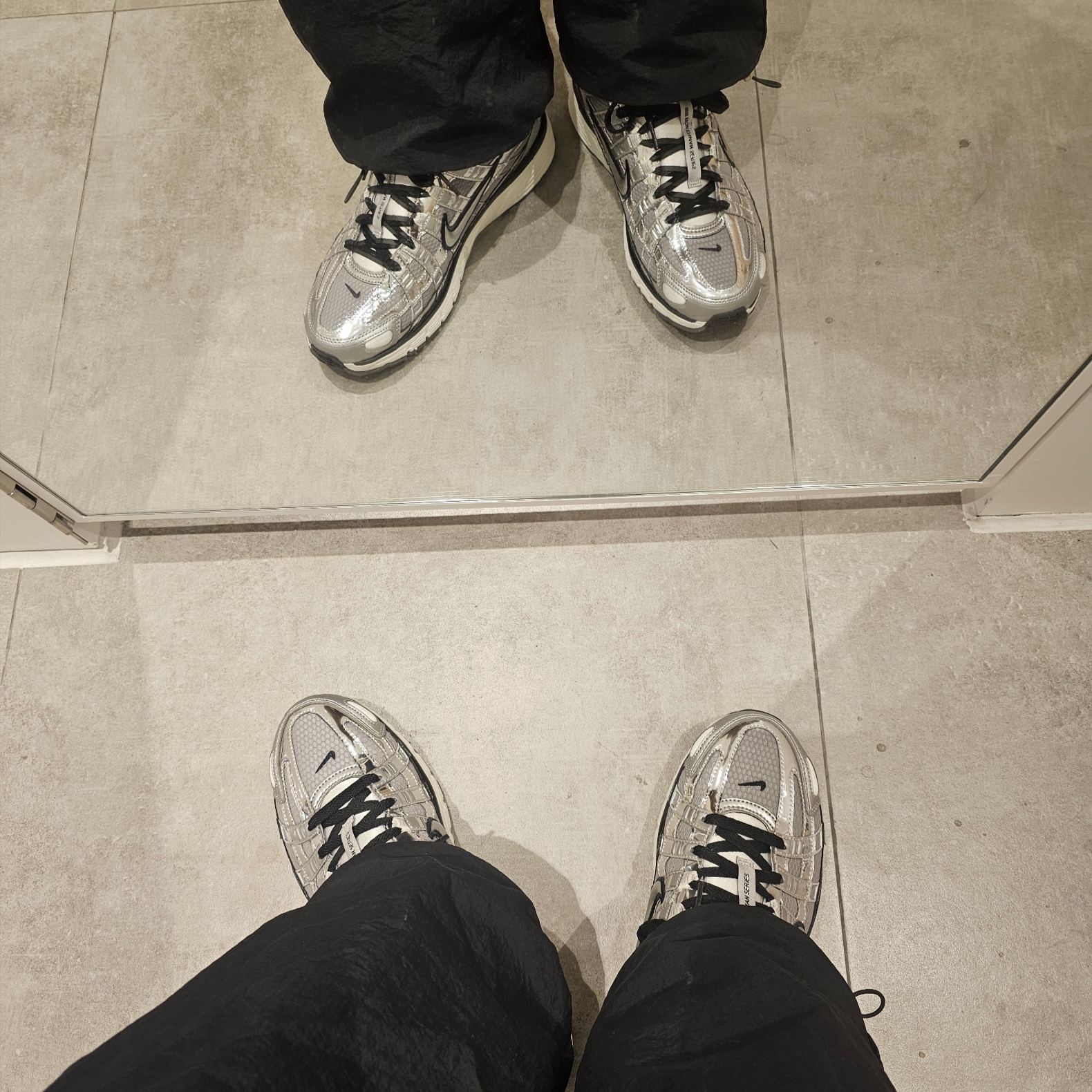 Nike P-6000 Metallic Silver 착용 스타일 - 3