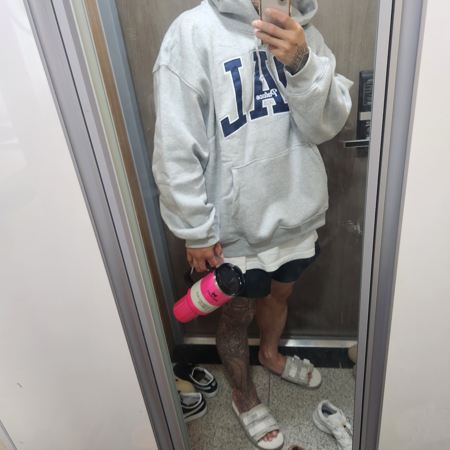 Palace x Gap Hood Grey - 24SS 착용 스타일 - 1